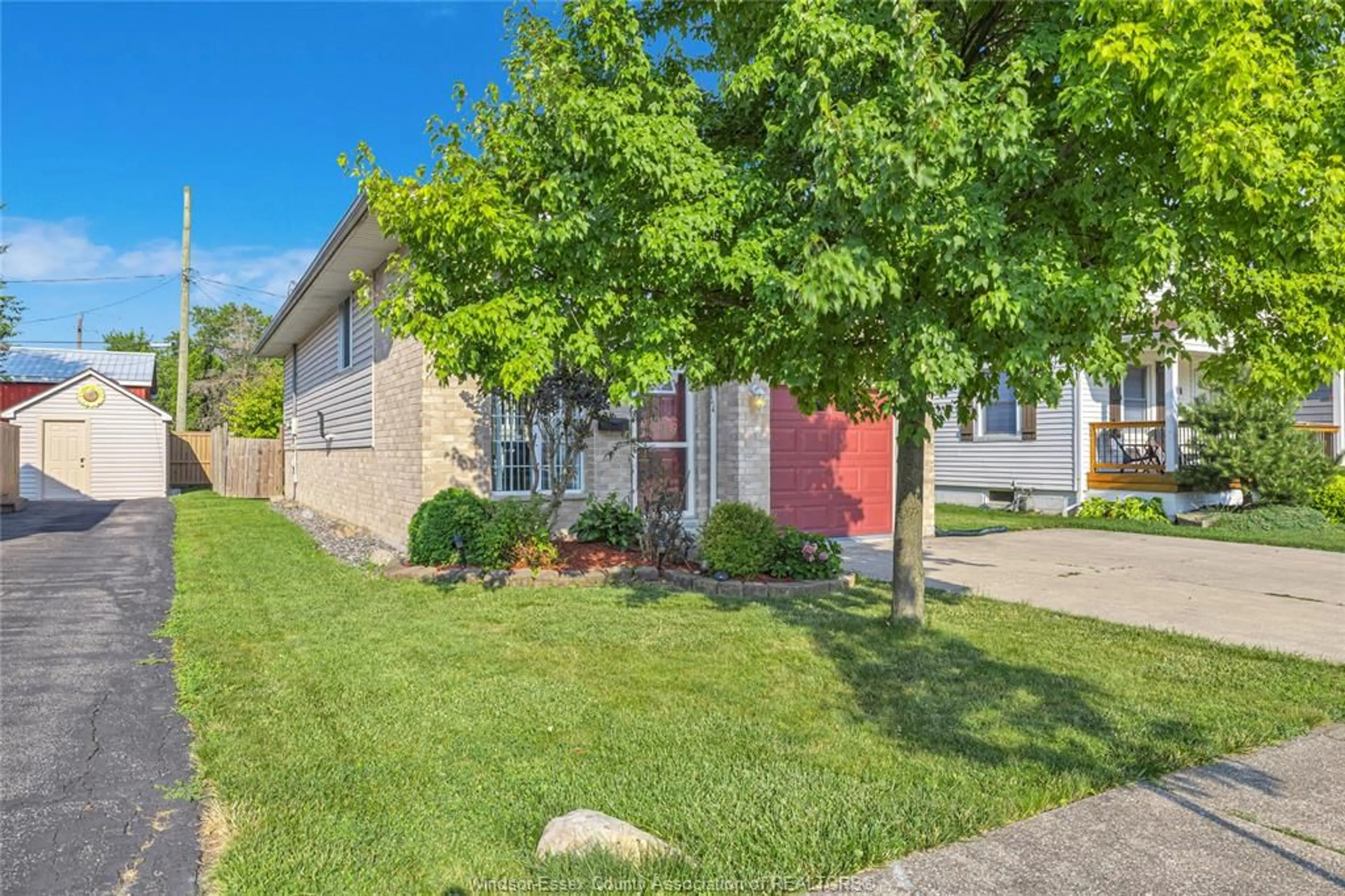 Unknown for 674 LABUTE, Tecumseh Ontario N8N 2B3