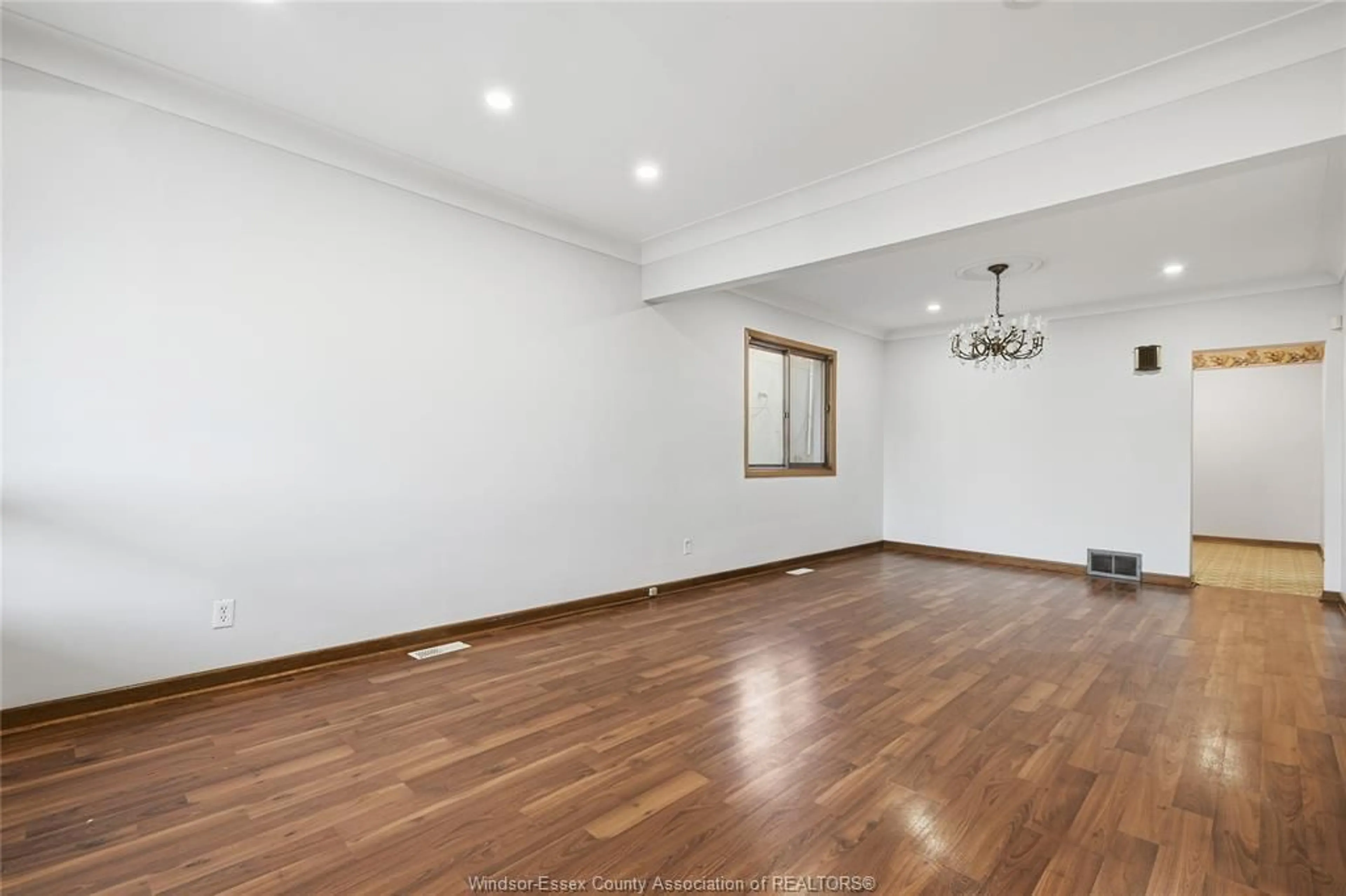 A pic of a room for 1259 ERIE St, Windsor Ontario N9A 3Z6