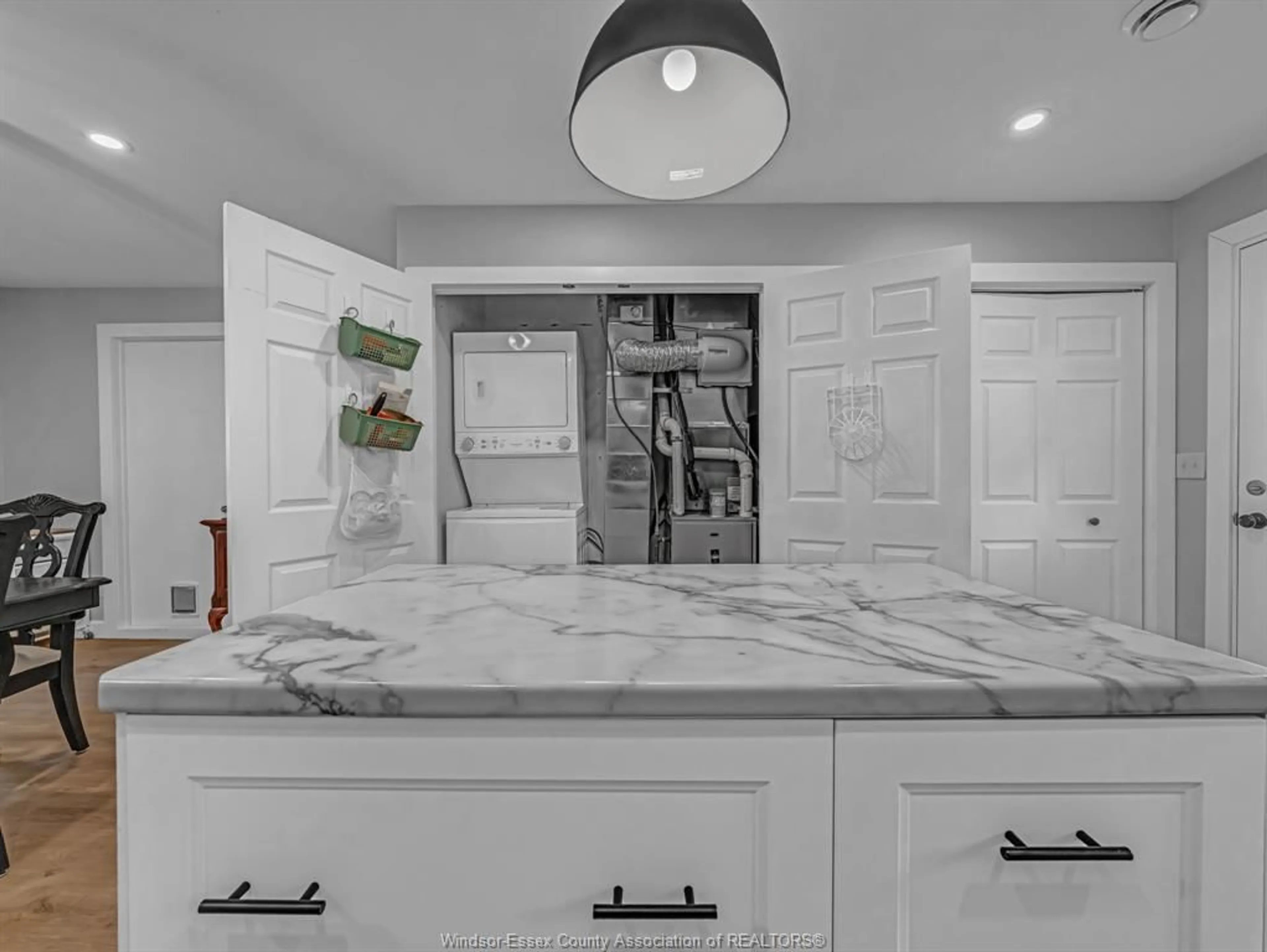 Contemporary kitchen, ceramic/tile floor for 164 OWENWOOD Dr, Kingsville Ontario N9Y 3J2