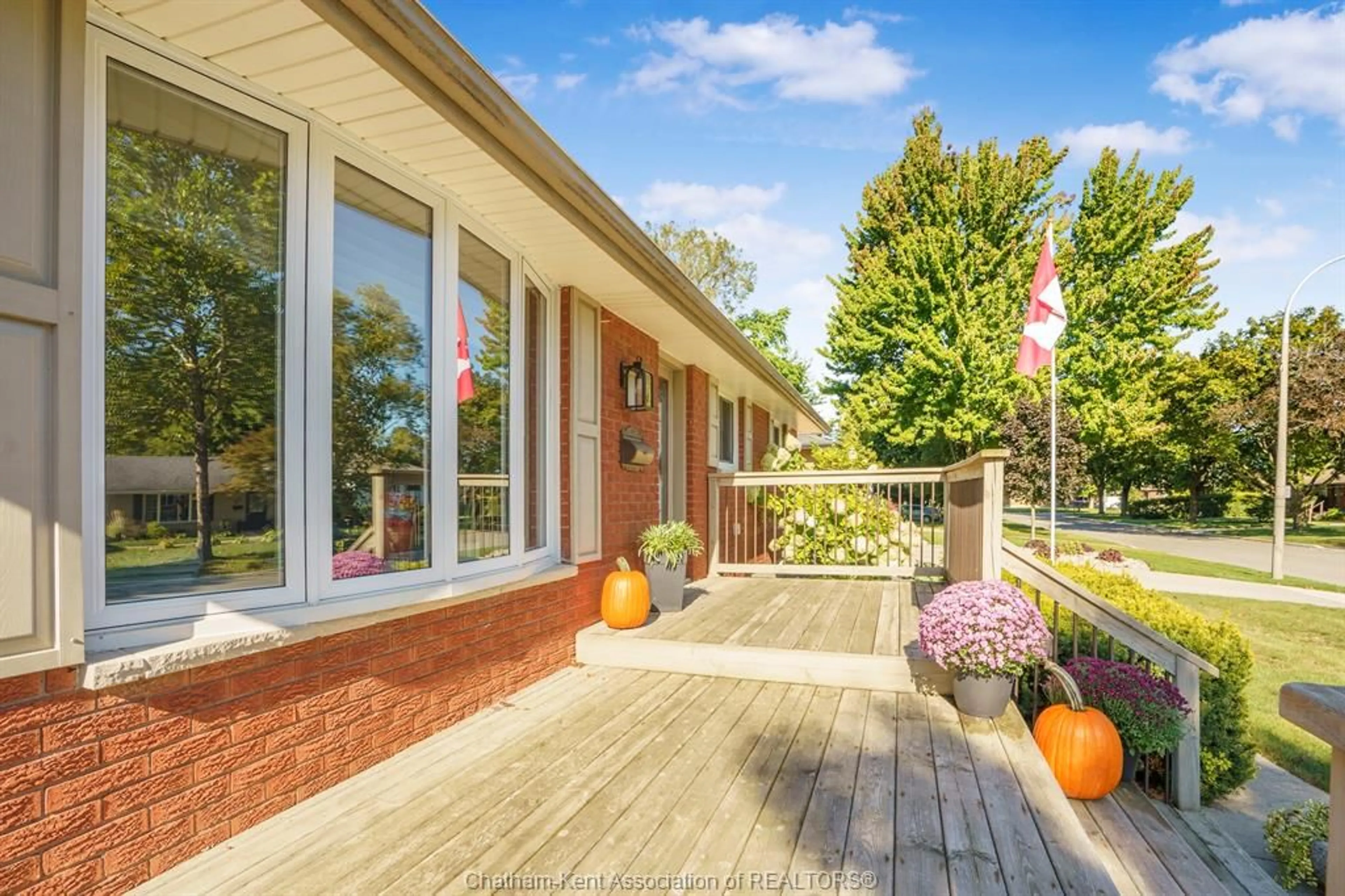 Home with brick exterior material, unknown for 72 Heather Dr, Chatham Ontario N7M 3E8