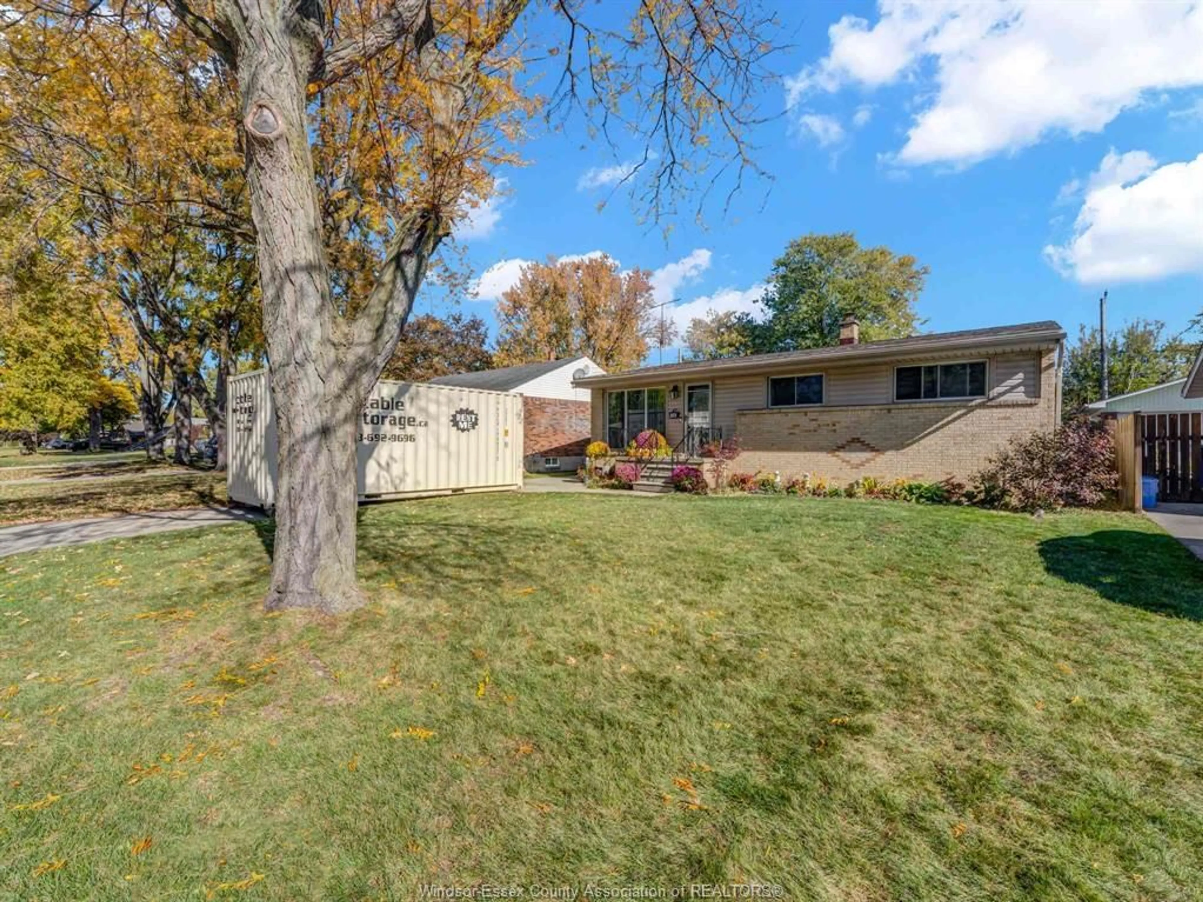 A pic from outside/outdoor area/front of a property/back of a property/a pic from drone, street for 1246 Belleperche, Windsor Ontario N8S 3C5