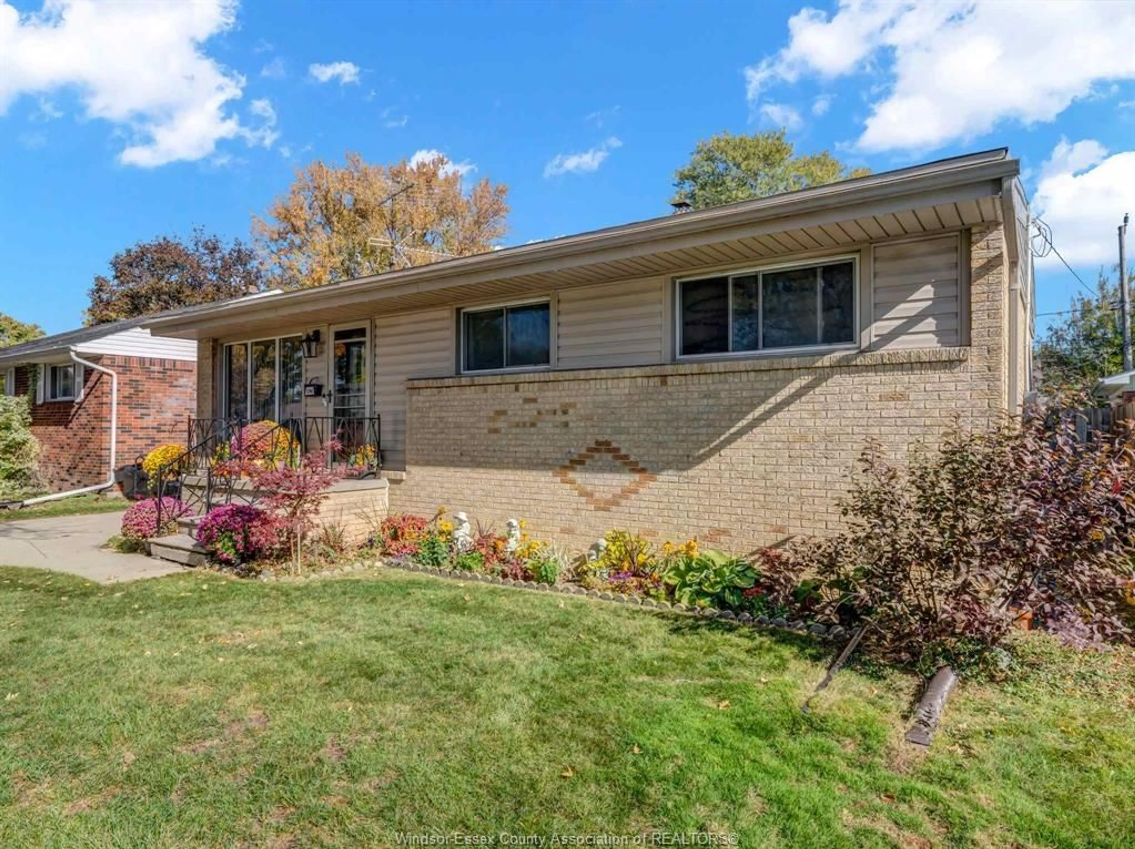 Home with brick exterior material, street for 1246 Belleperche, Windsor Ontario N8S 3C5