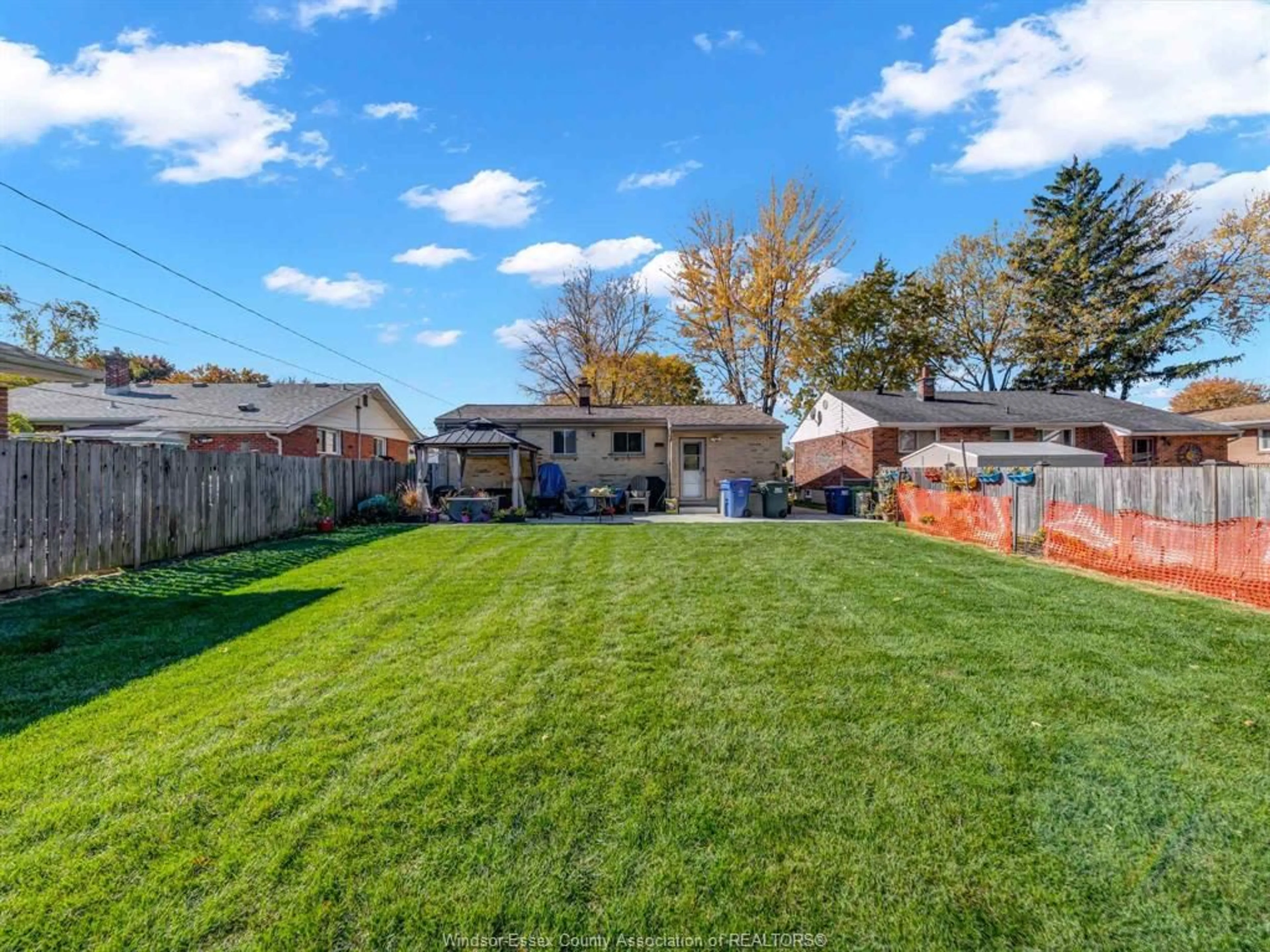 A pic from outside/outdoor area/front of a property/back of a property/a pic from drone, street for 1246 Belleperche, Windsor Ontario N8S 3C5