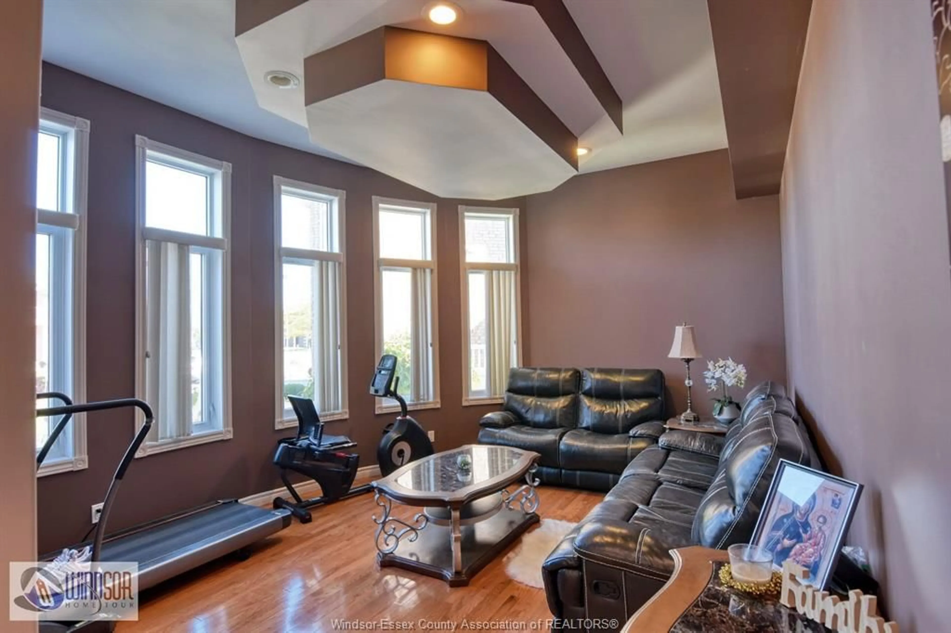 Living room with furniture, unknown for 500 CLYDESDALE Crt, Lakeshore Ontario N8L 0A1