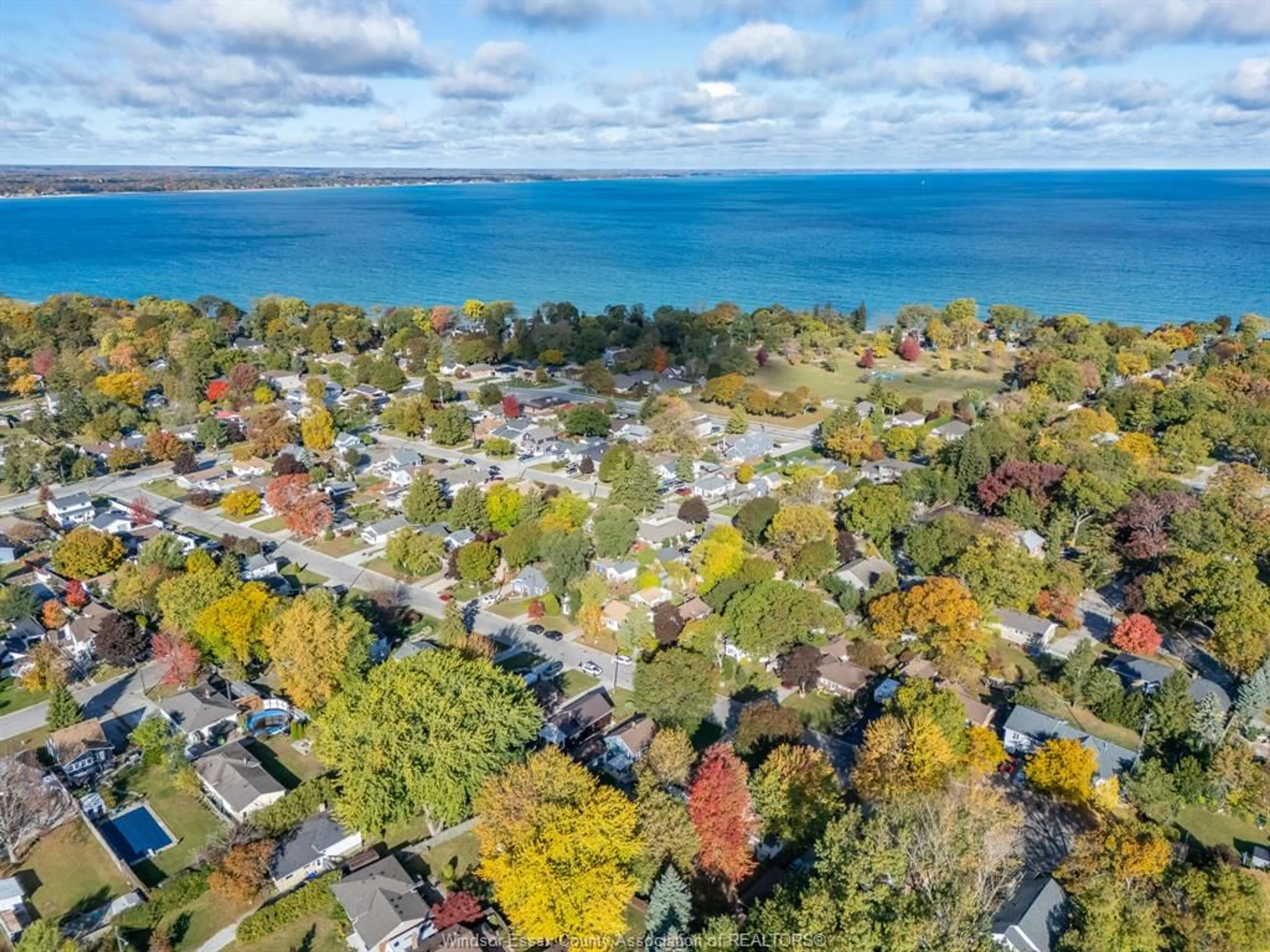 A pic from outside/outdoor area/front of a property/back of a property/a pic from drone, water/lake/river/ocean view for 694 ORCHARD Ave, Sarnia Ontario N8N 2X2