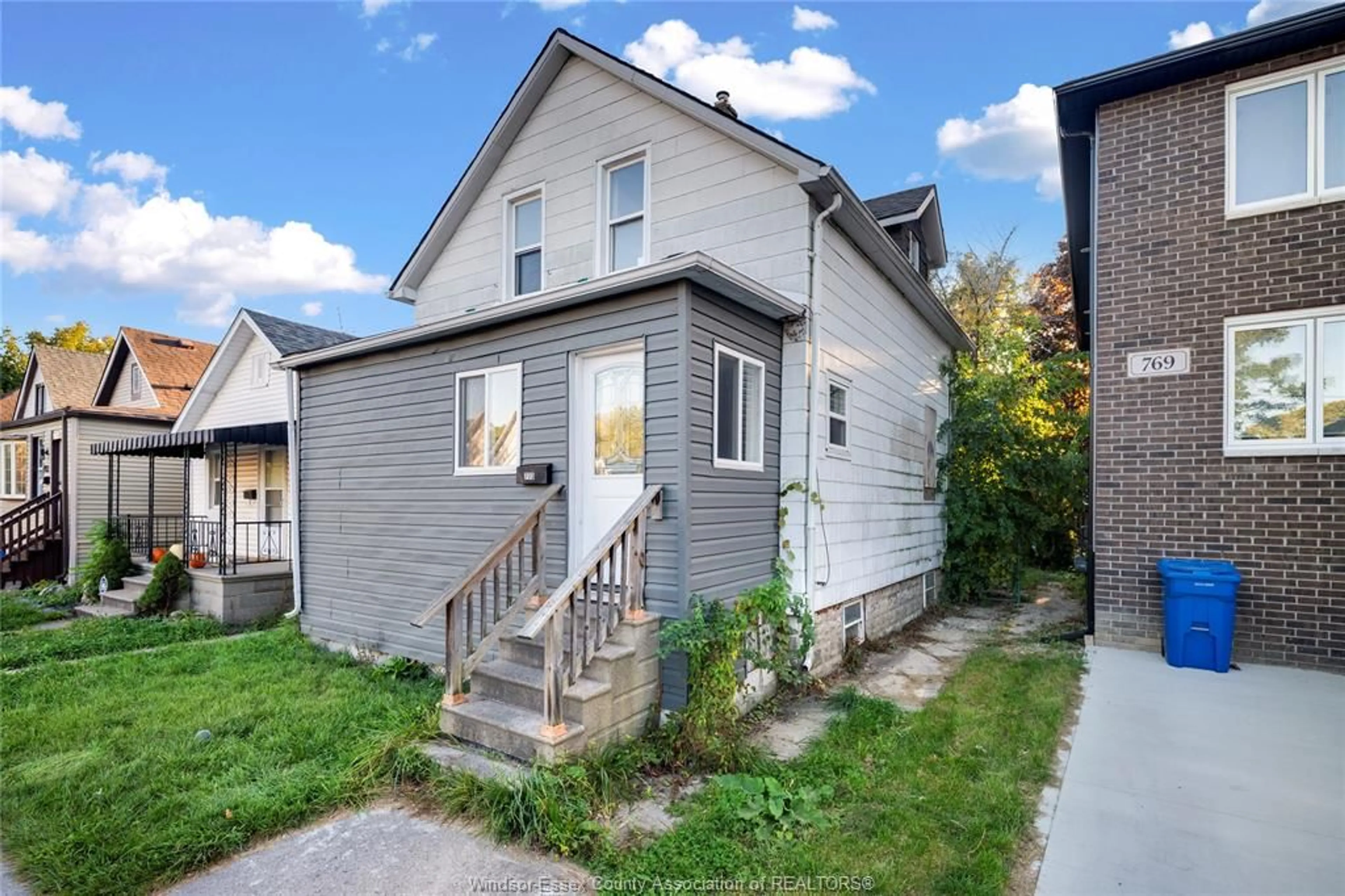Unknown for 773 BRIDGE Avenue, Windsor Ontario N9B 2M5