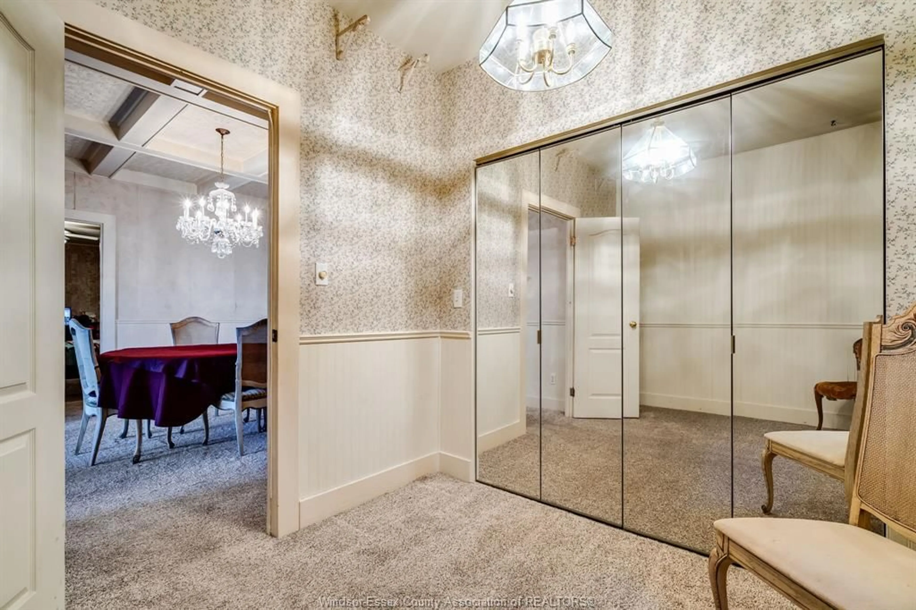 Indoor foyer for 3020 St. Clair Rd, Stoney Point Ontario N0R 1N0