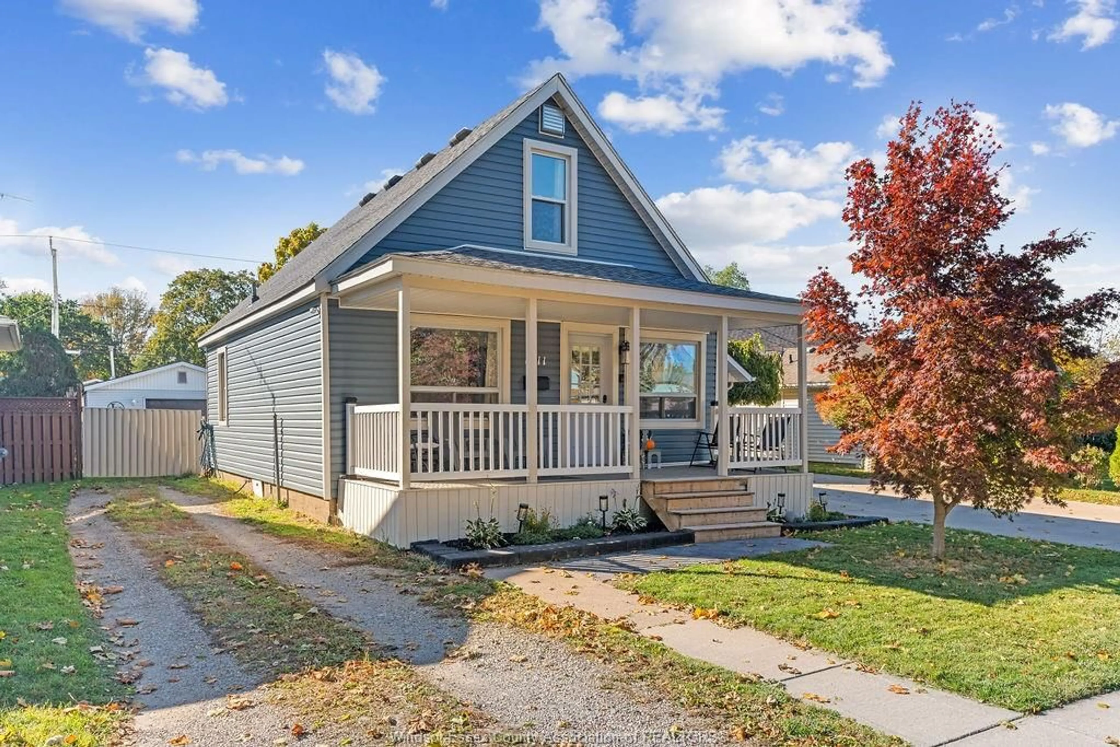 Home with vinyl exterior material, street for 1611 Ford Blvd, Windsor Ontario N8T 2C9