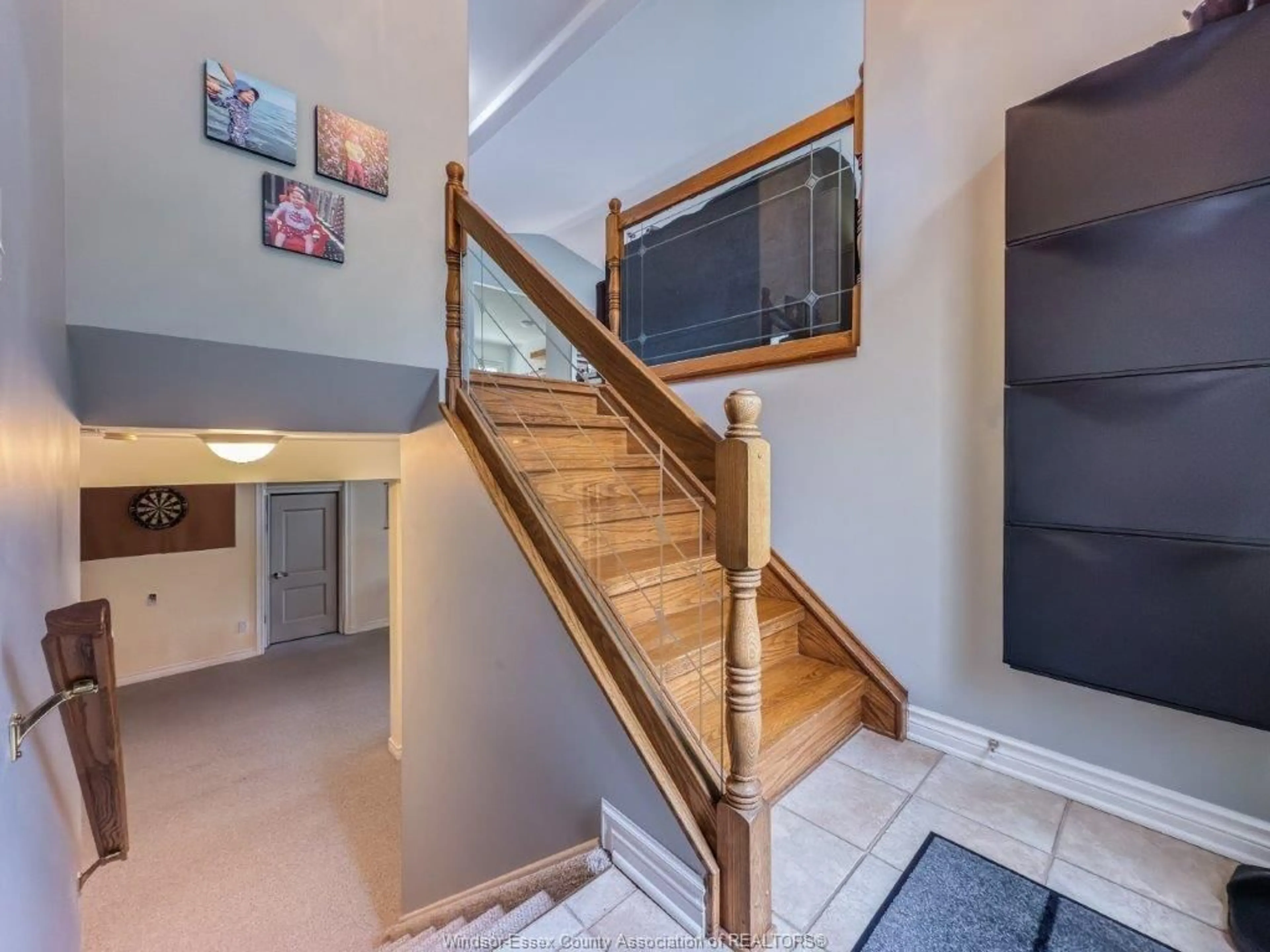 Stairs for 665 DELAWARE, LaSalle Ontario N9J 3J8