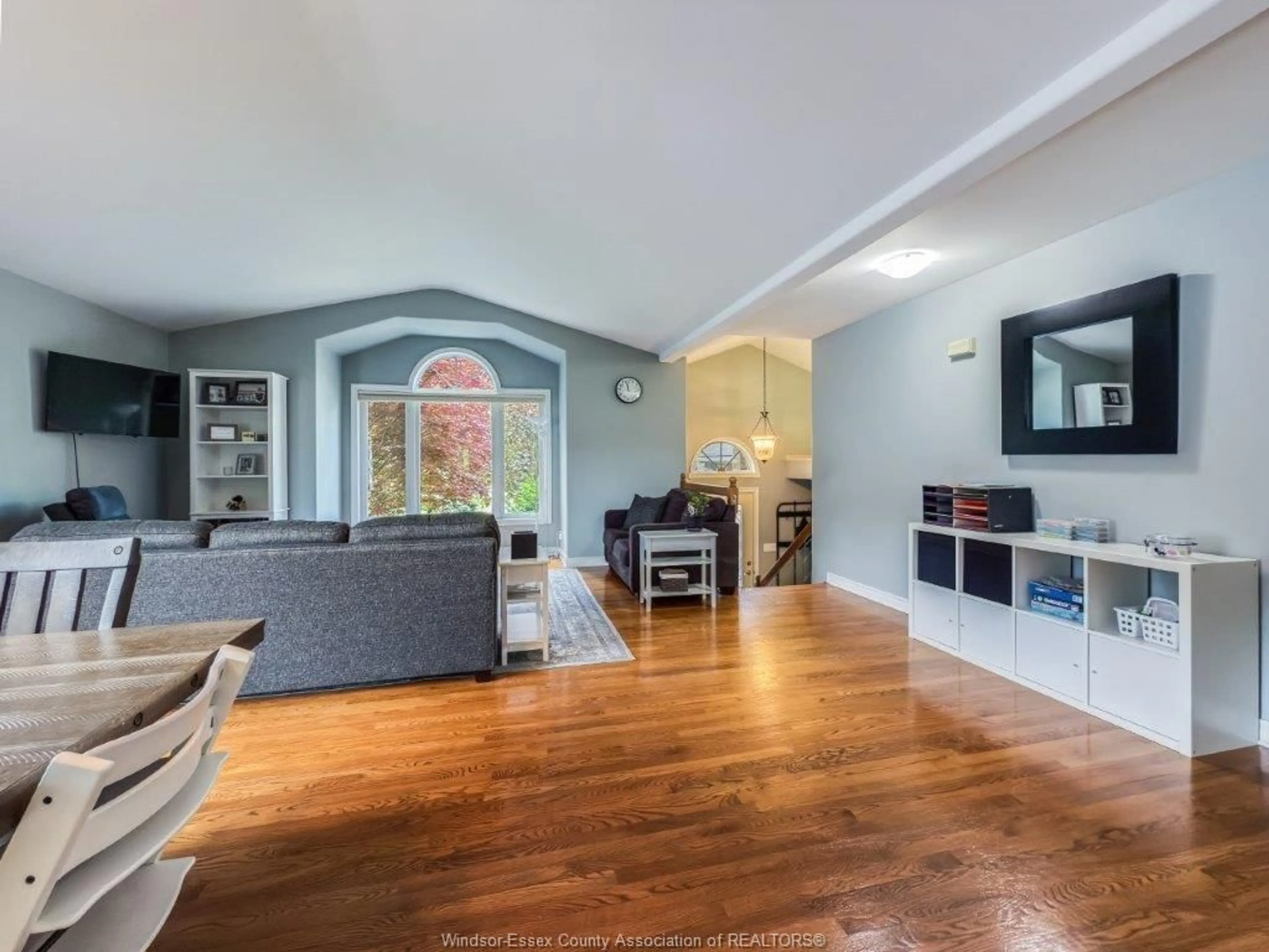 Living room with furniture, unknown for 665 DELAWARE, LaSalle Ontario N9J 3J8