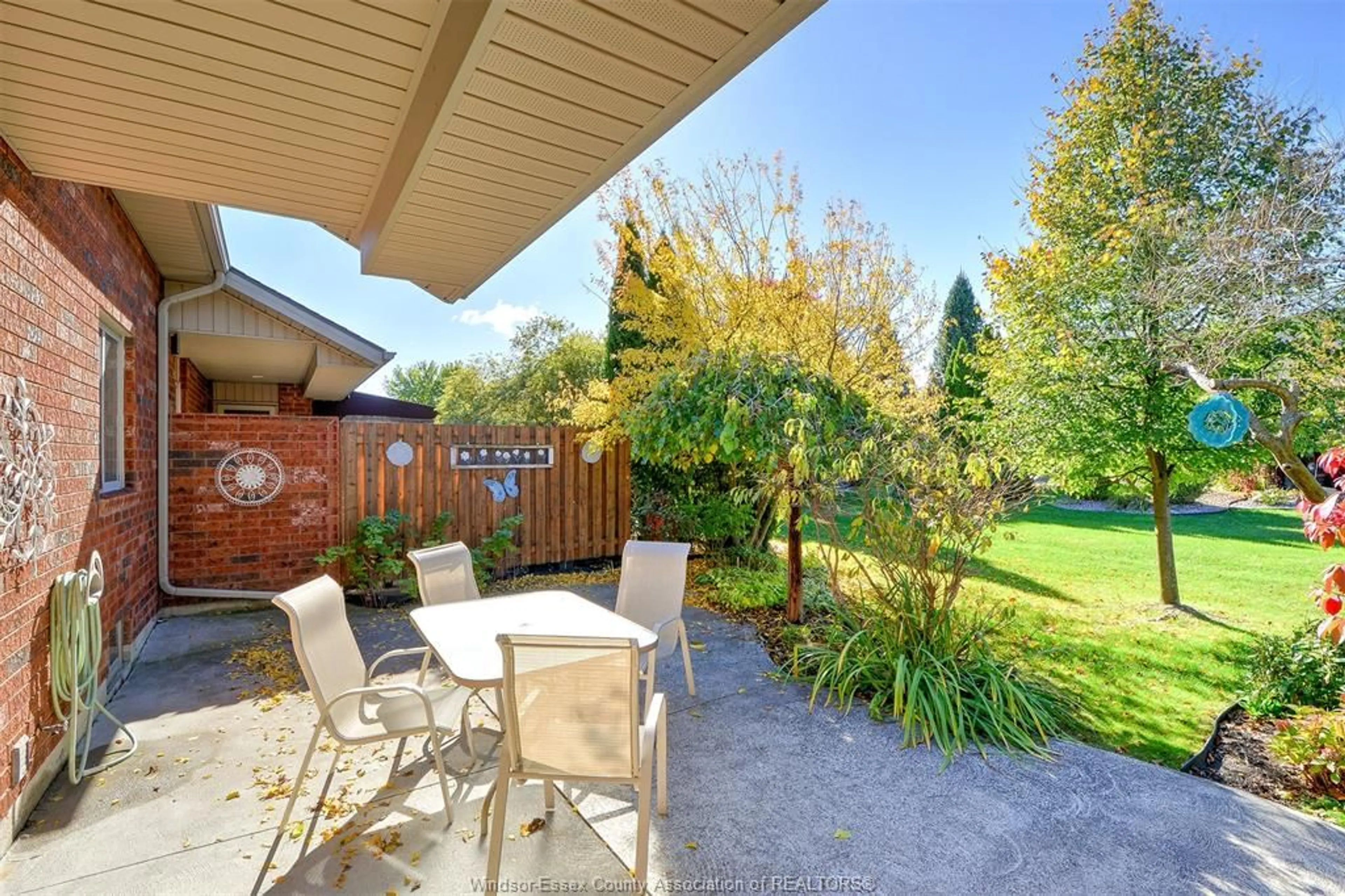 Patio, street for 2067 KATELLA, Windsor Ontario N8P 0A4