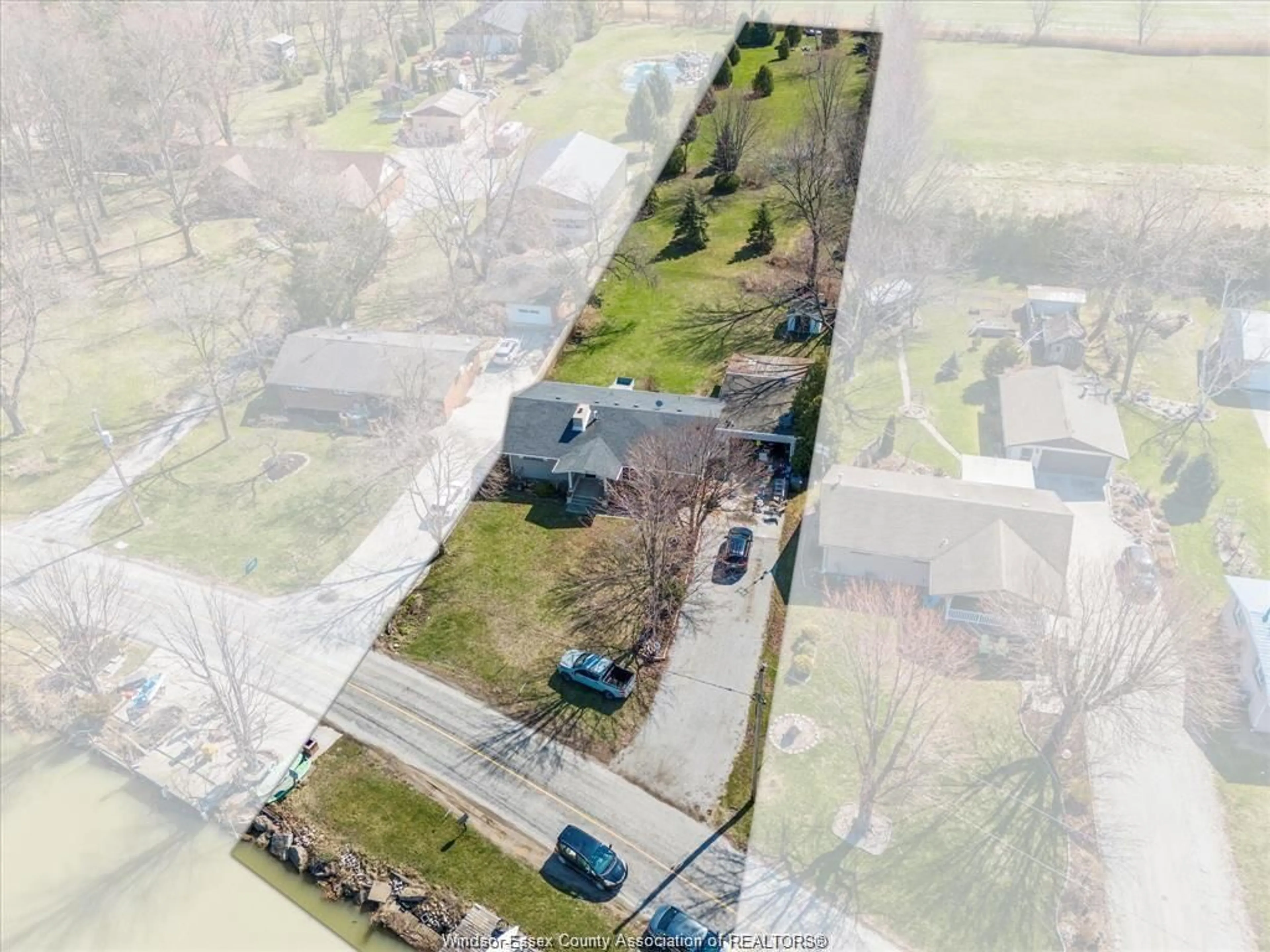 A pic from outside/outdoor area/front of a property/back of a property/a pic from drone, street for 314 EAST RUSCOM RIVER Rd, Lakeshore Ontario N0R 1S0