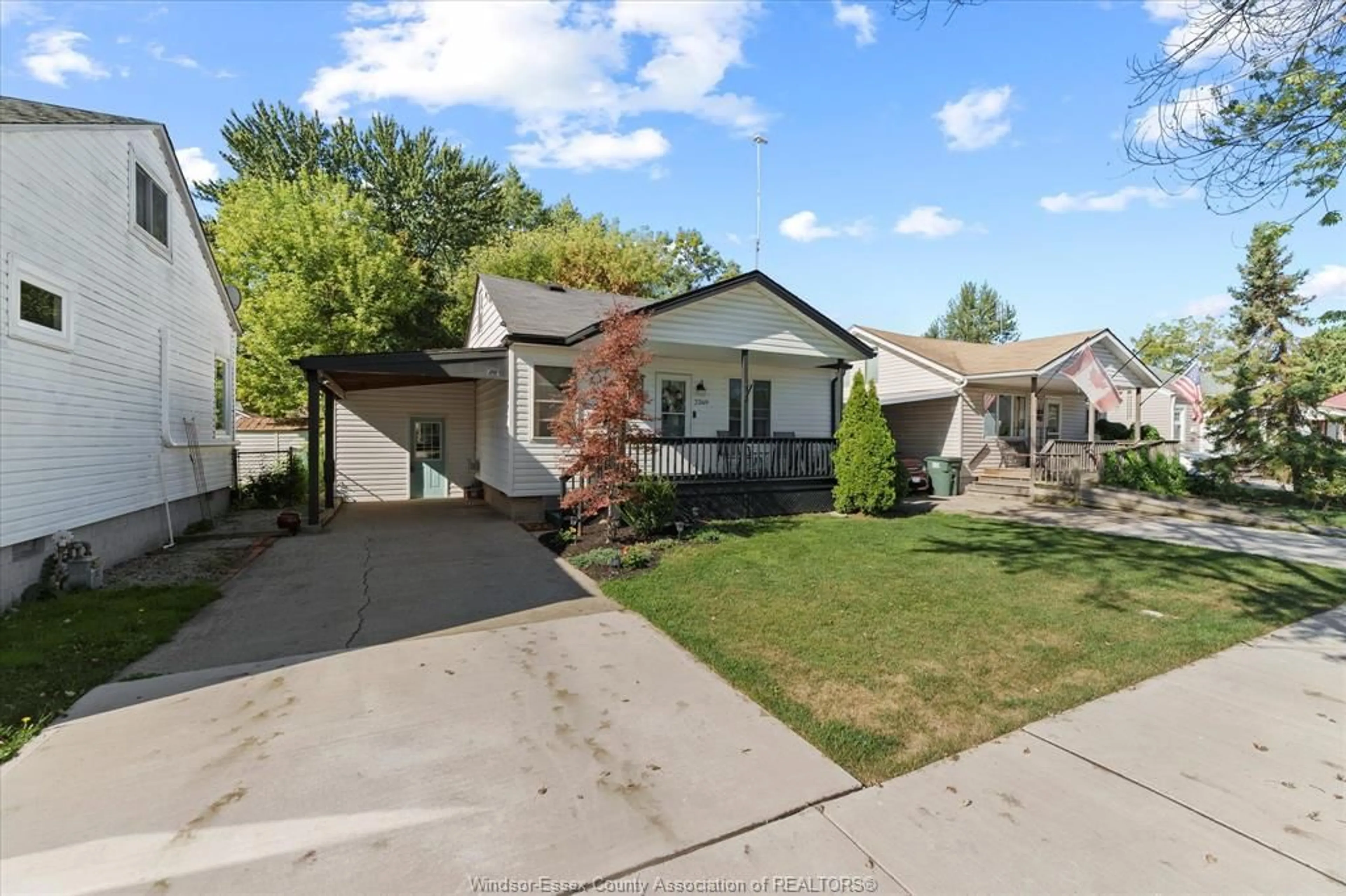 Unknown for 2369 Wellesley, Windsor Ontario N8W 2G3