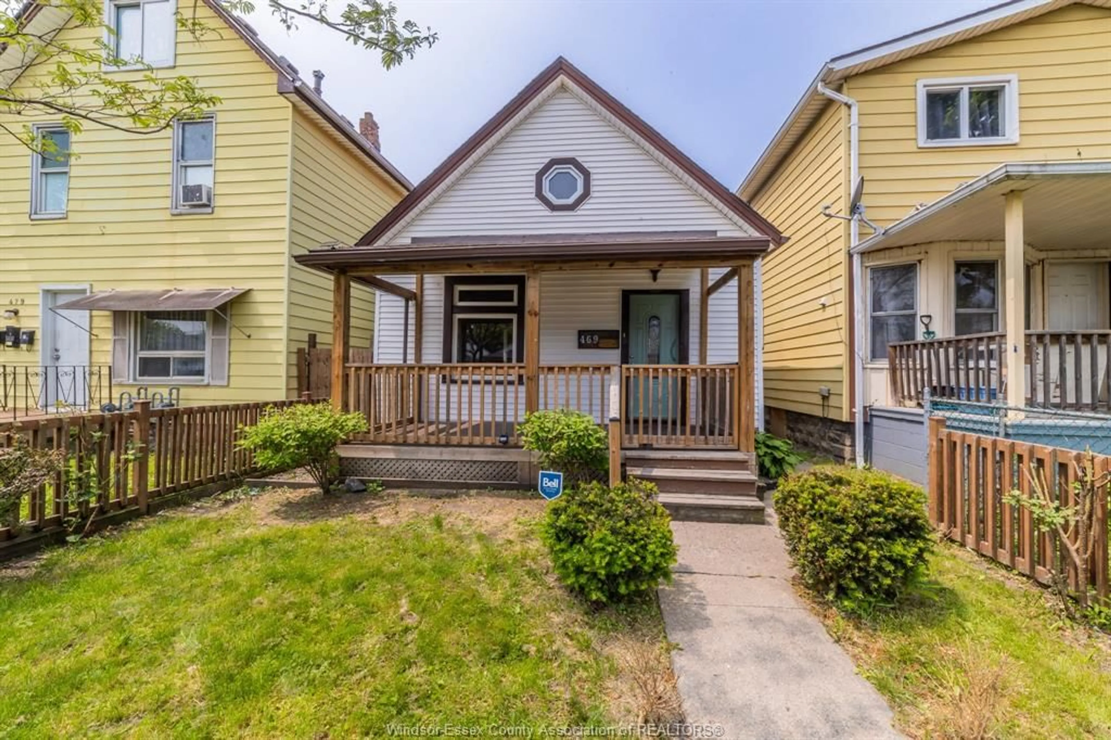 Home with vinyl exterior material, street for 469 AYLMER Ave, Windsor Ontario N9A 1T5