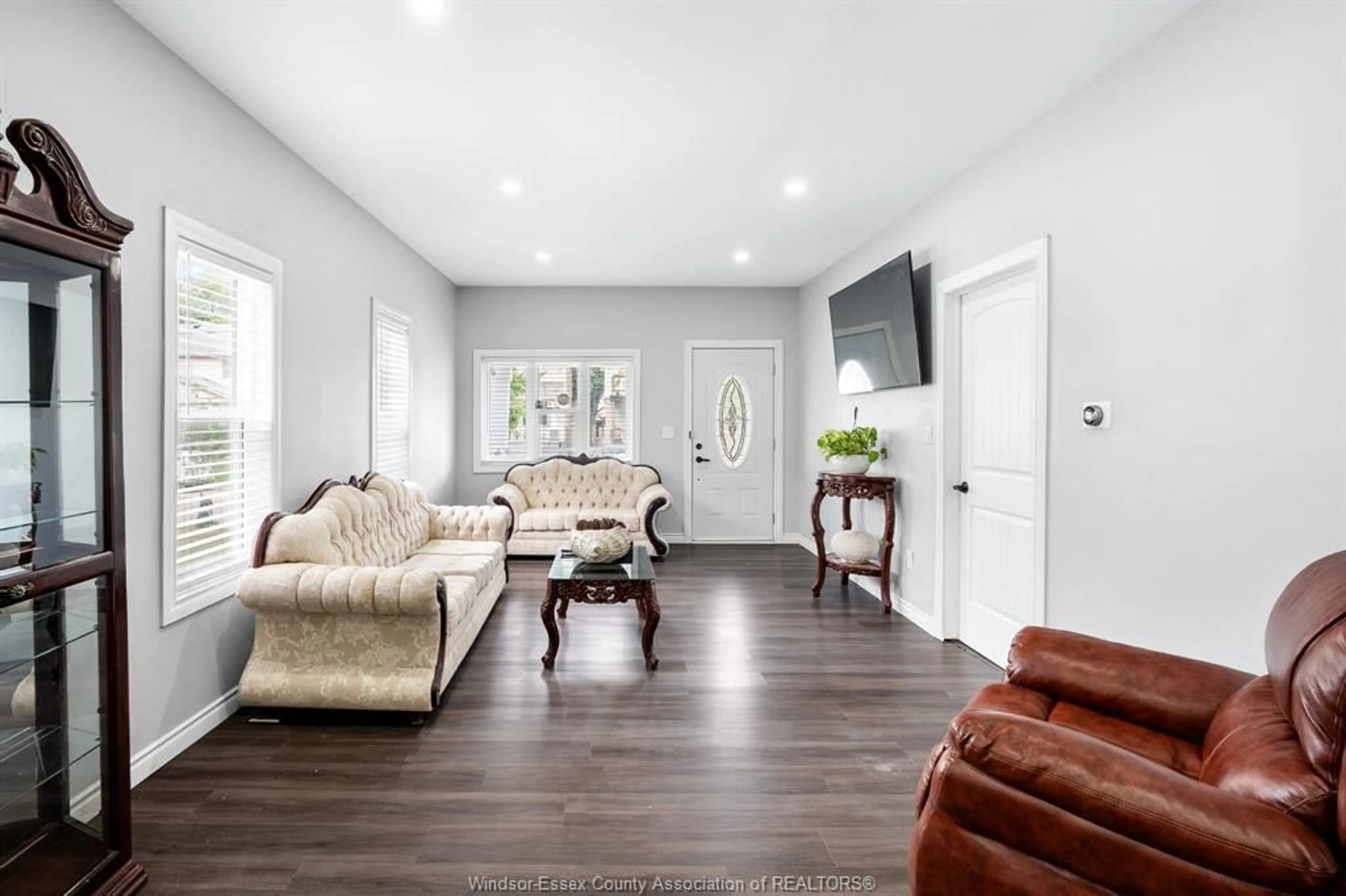 Living room with furniture, unknown for 1139 WELLINGTON, Windsor Ontario N9A 5K2