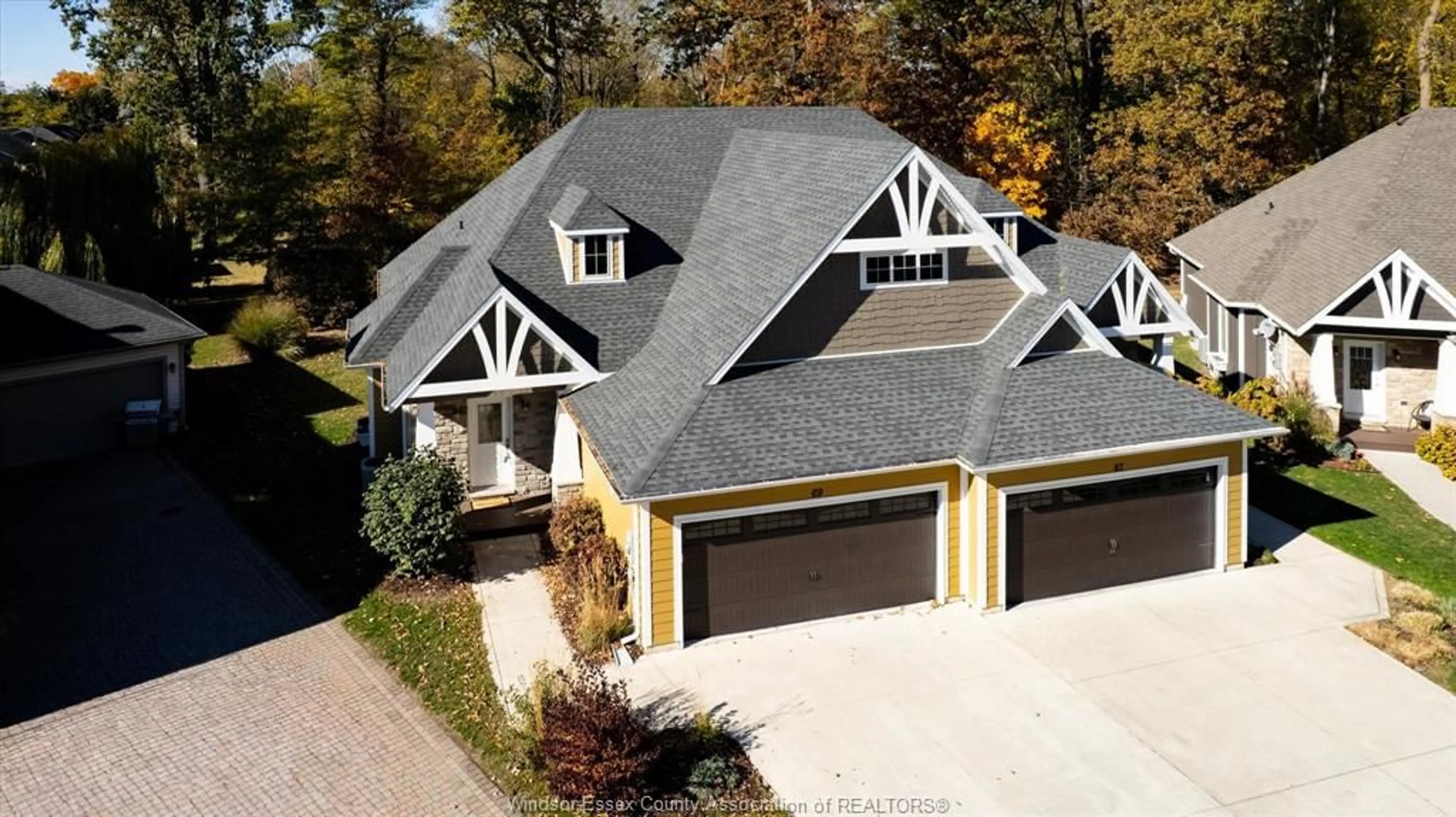 Home with vinyl exterior material, street for 69 RED OAK Cres, Amherstburg Ontario N9V 4C4