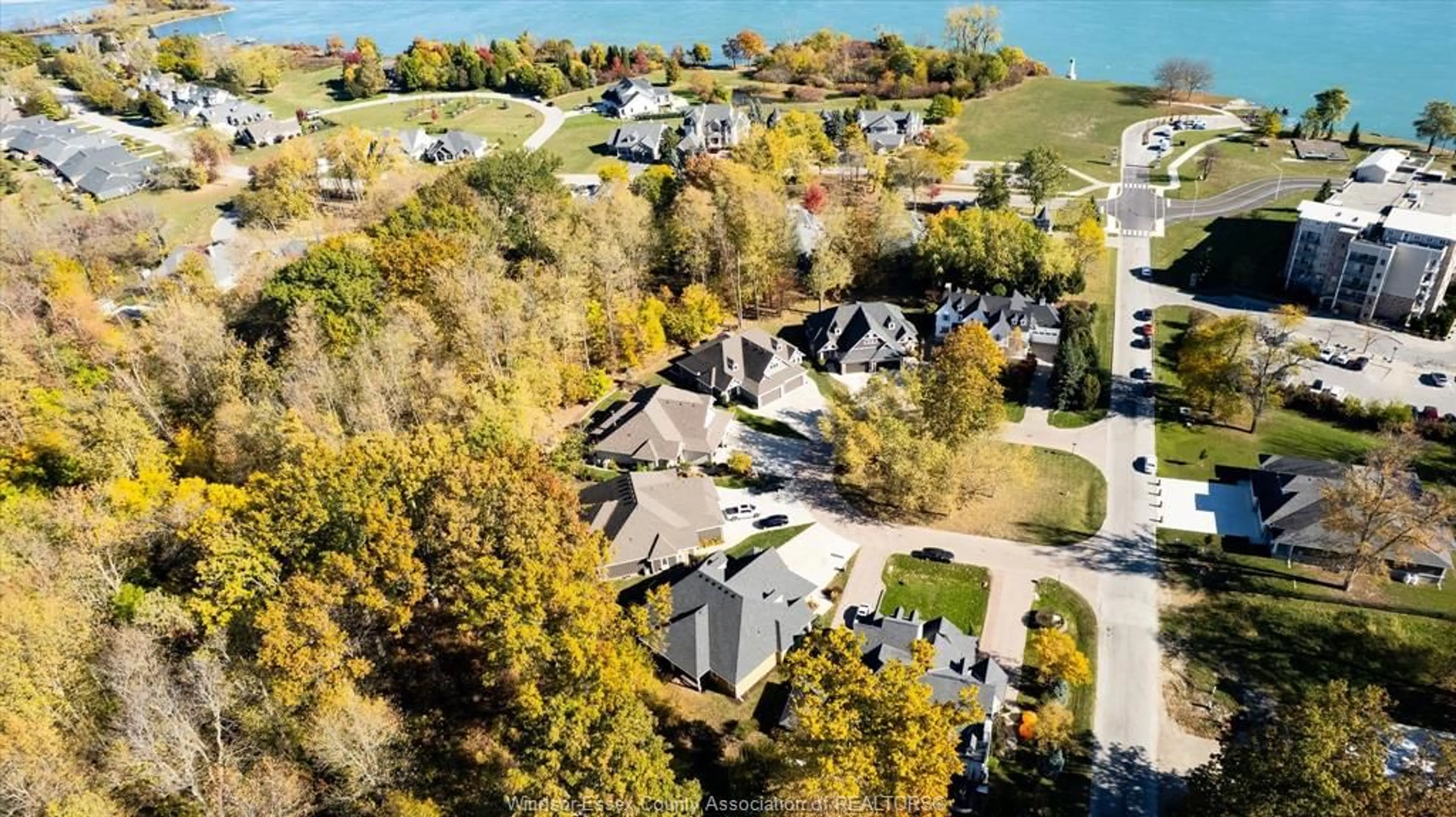 A pic from outside/outdoor area/front of a property/back of a property/a pic from drone, water/lake/river/ocean view for 69 RED OAK Cres, Amherstburg Ontario N9V 4C4