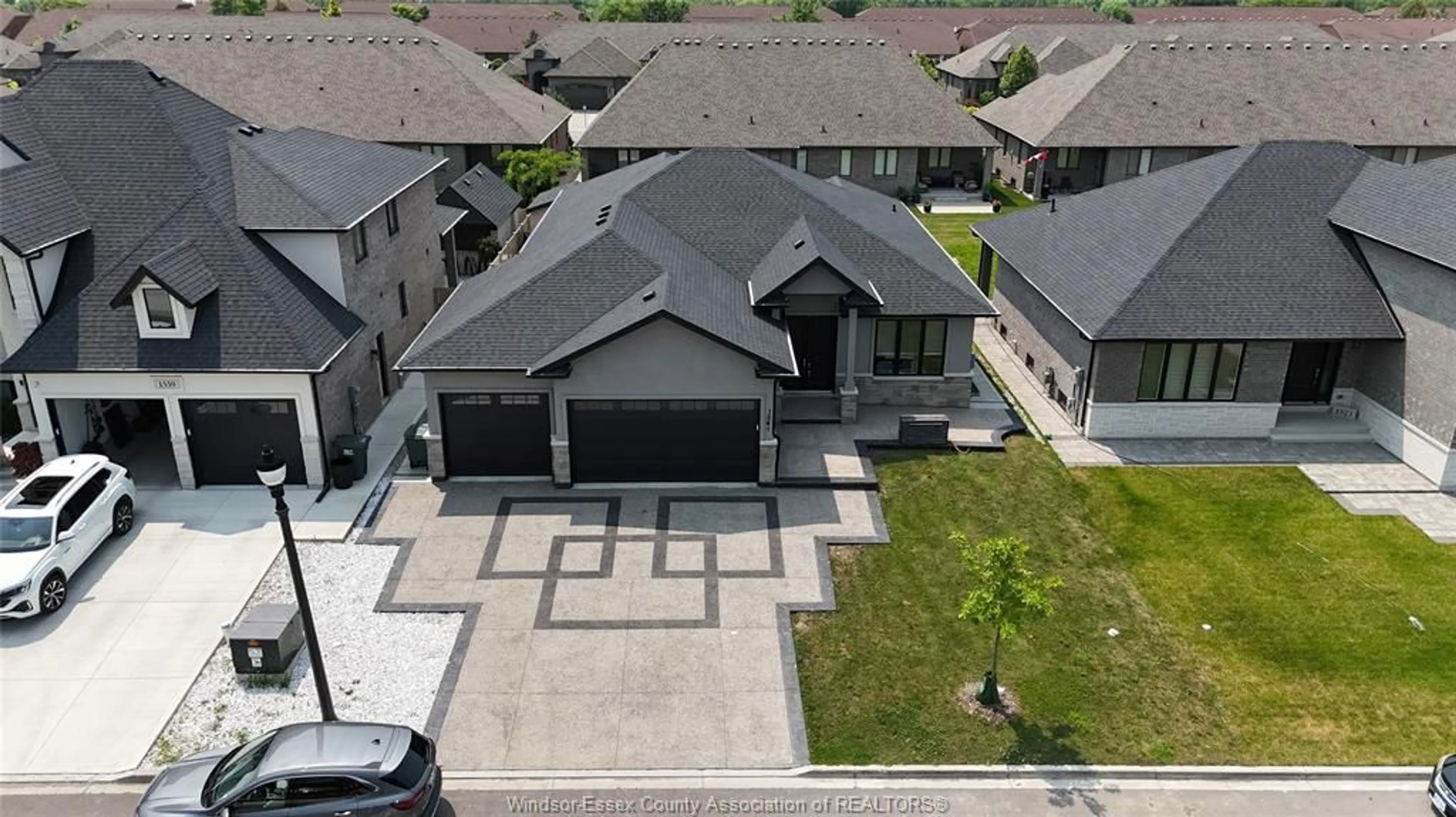 A pic from outside/outdoor area/front of a property/back of a property/a pic from drone, street for 1541 CLEARWATER Ave, Windsor Ontario N8P 0E9