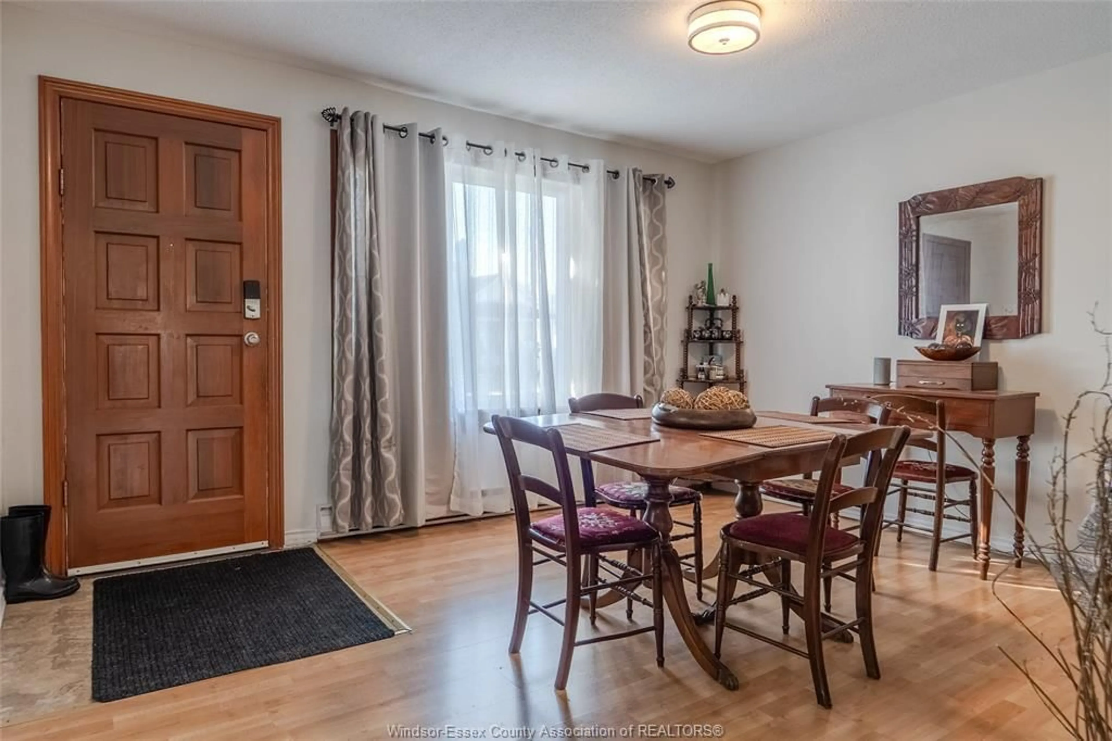 Dining room, wood/laminate floor for 2428 Highland Ave, Windsor Ontario N8X 3S7