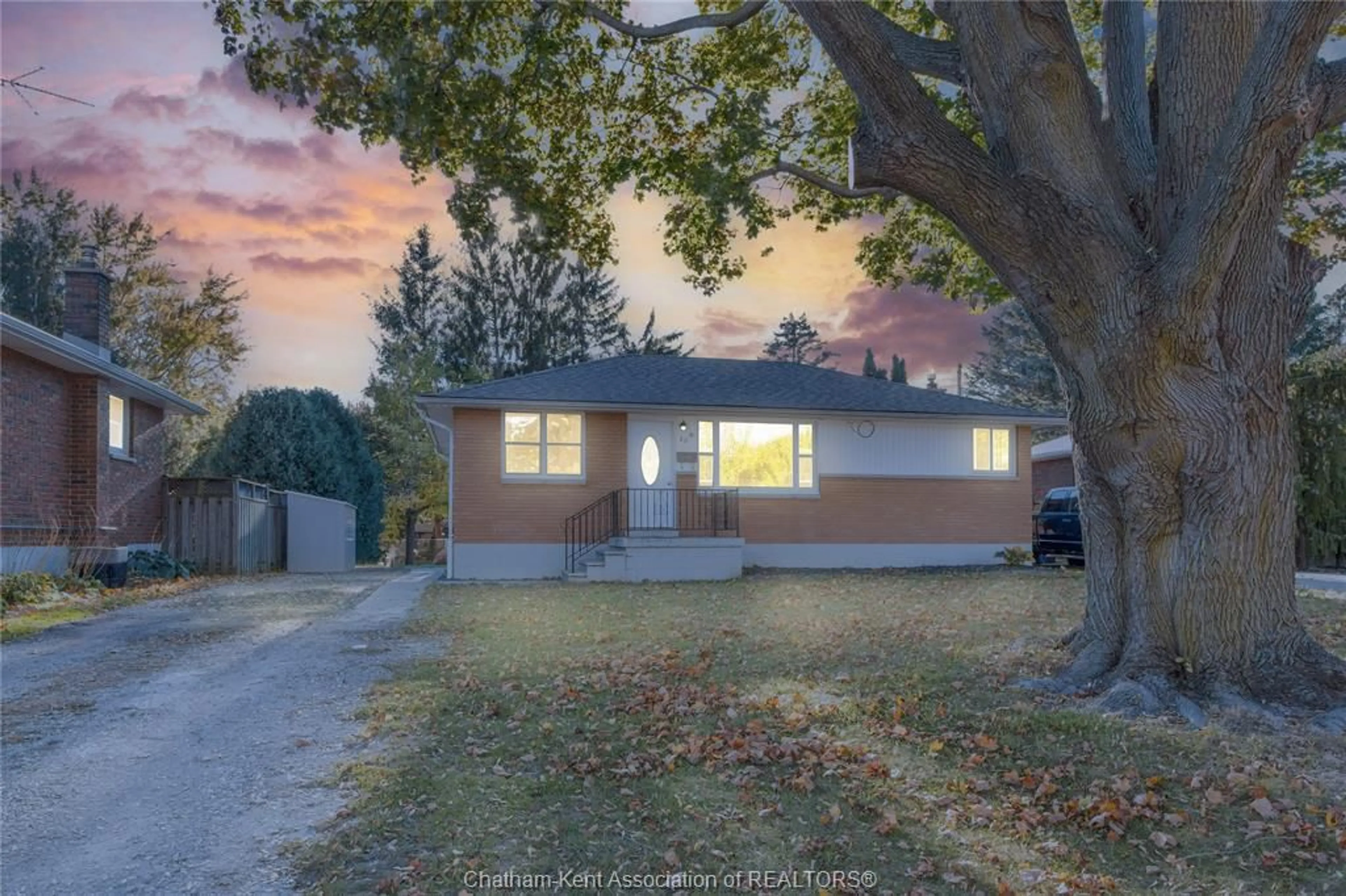 Unknown for 28 SPURGEON Dr, Chatham Ontario N7L 3W5