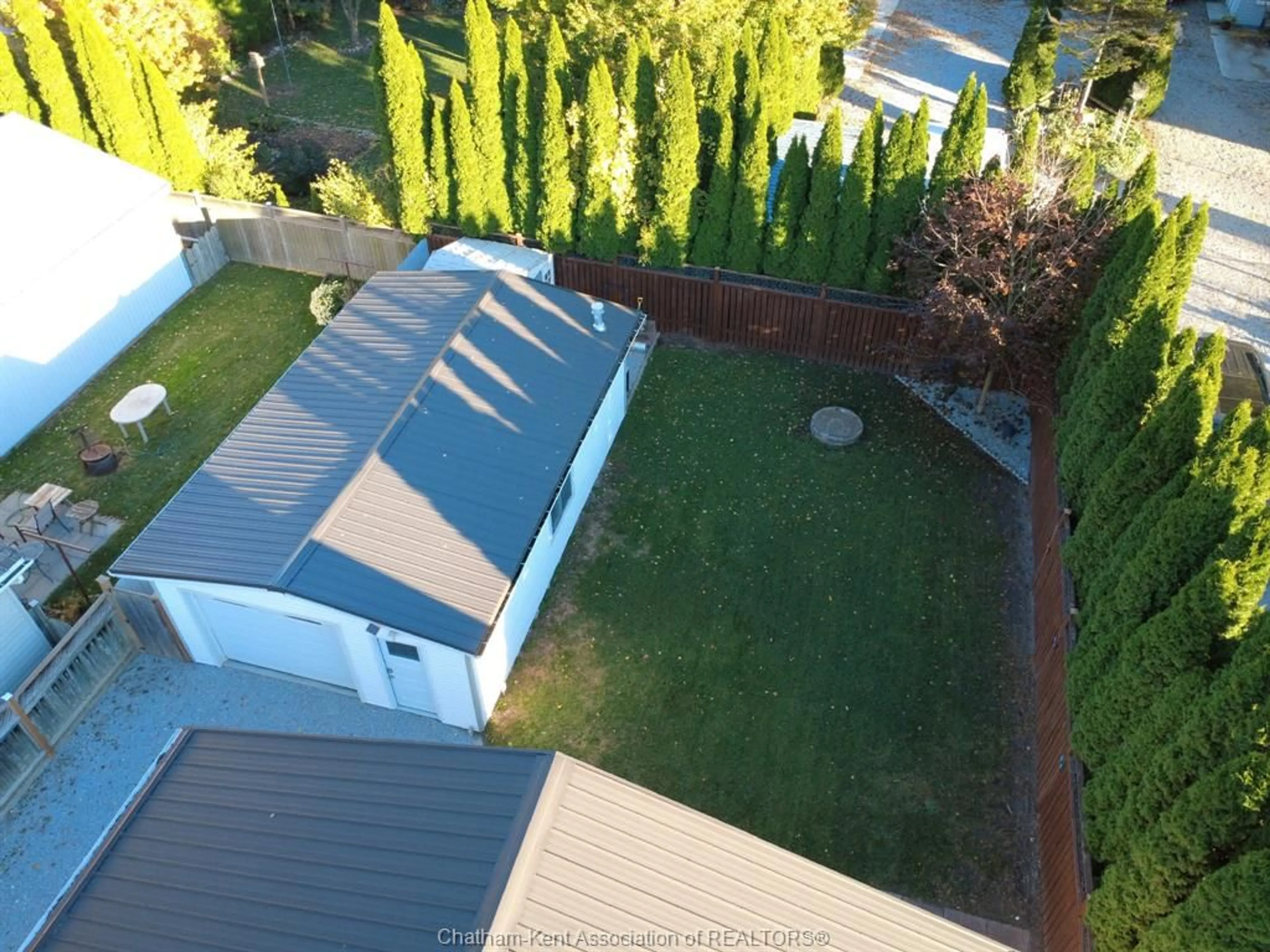 A pic from outside/outdoor area/front of a property/back of a property/a pic from drone, unknown for 414 Catherine St, Blenheim Ontario N0P 1A0