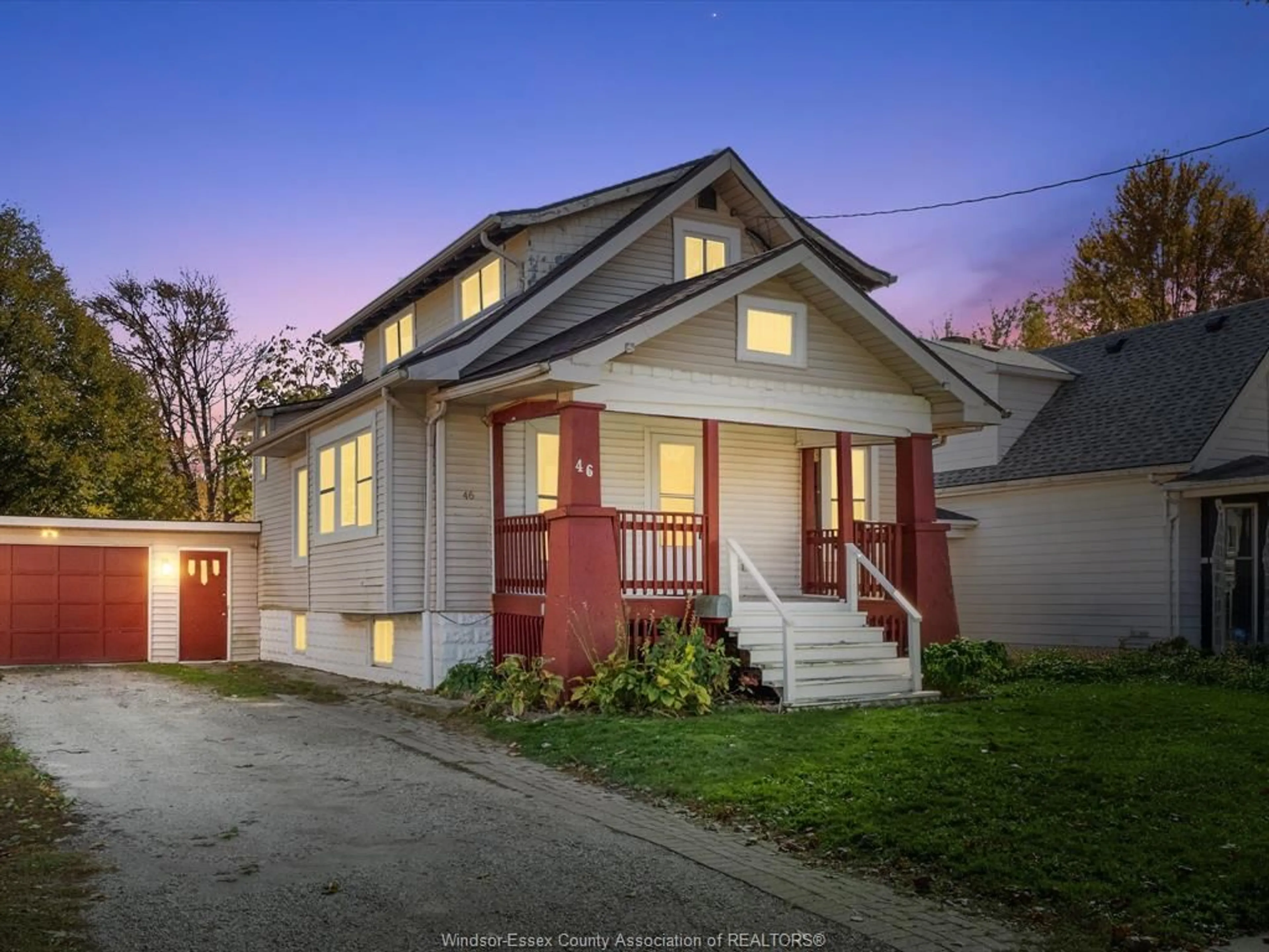 Home with vinyl exterior material, street for 46 Wilson Ave, Chatham Ontario N7L 1K7