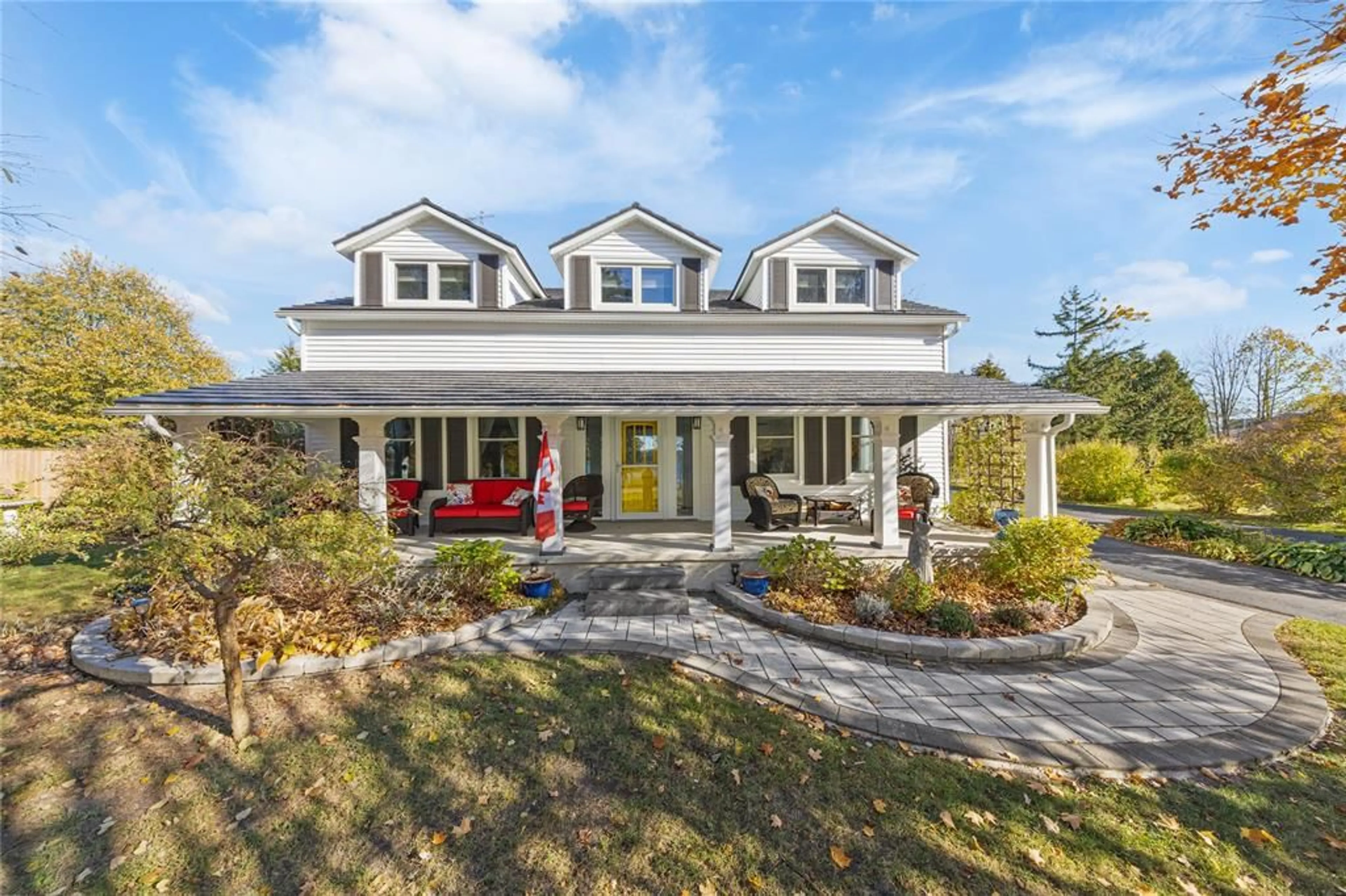 Home with vinyl exterior material, unknown for 1266 St Clair Pky, Moore Township Ontario N0N 1H0