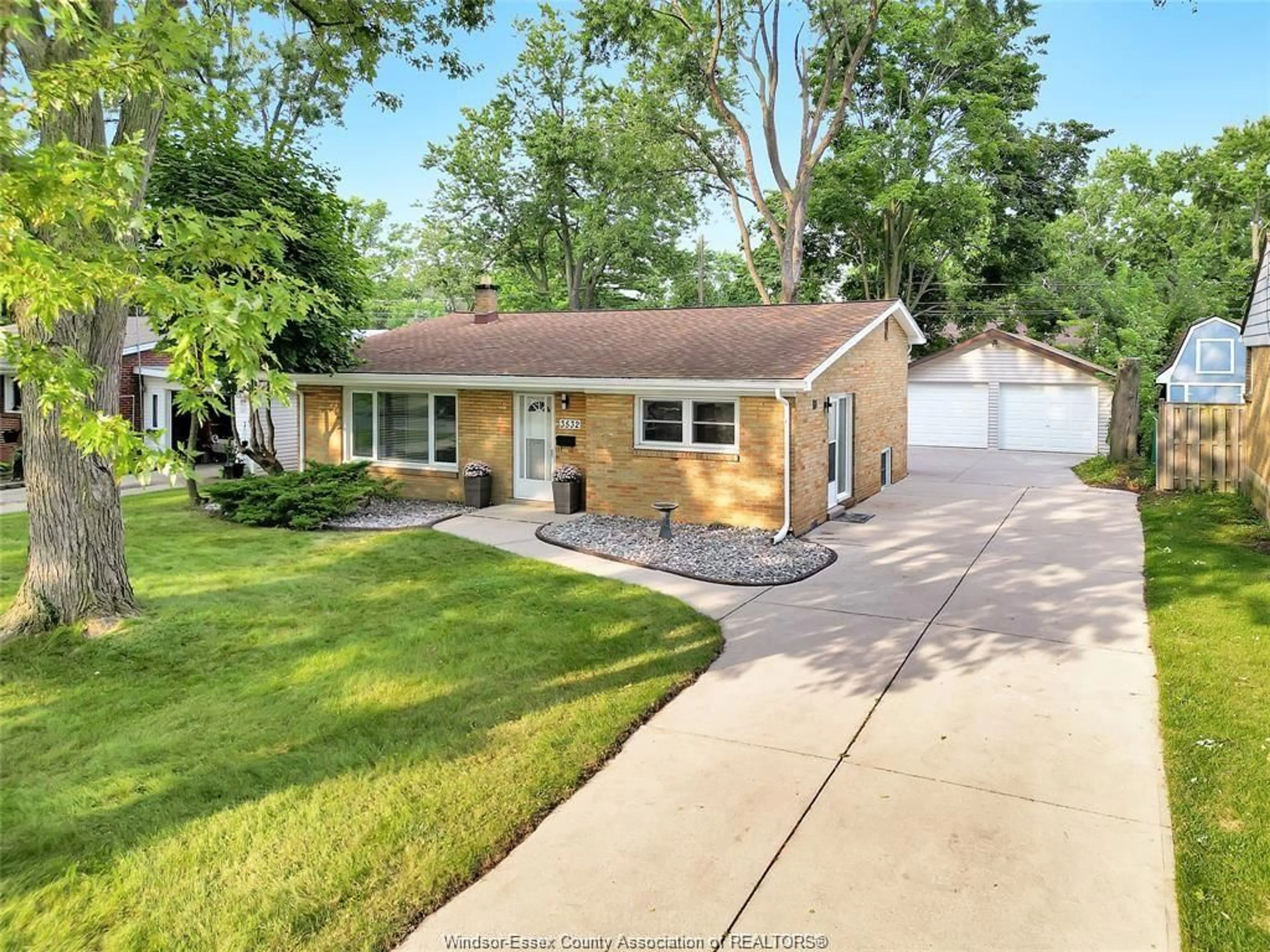 Home with brick exterior material, street for 3532 VIRGINIA PARK, Windsor Ontario N9E 2C5