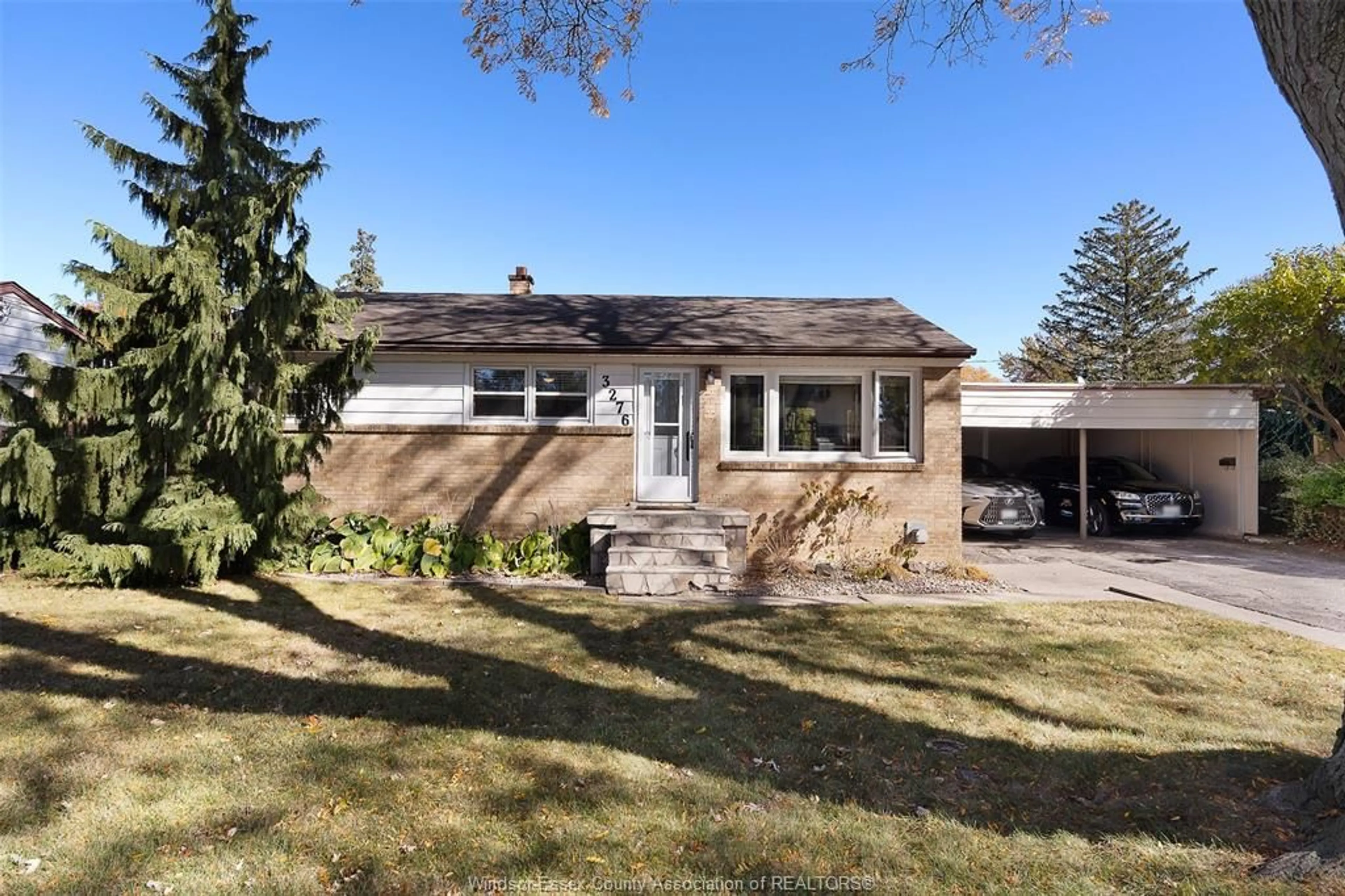 Home with brick exterior material, street for 3276 VIRGINIA PARK Ave, Windsor Ontario N9E 2C3