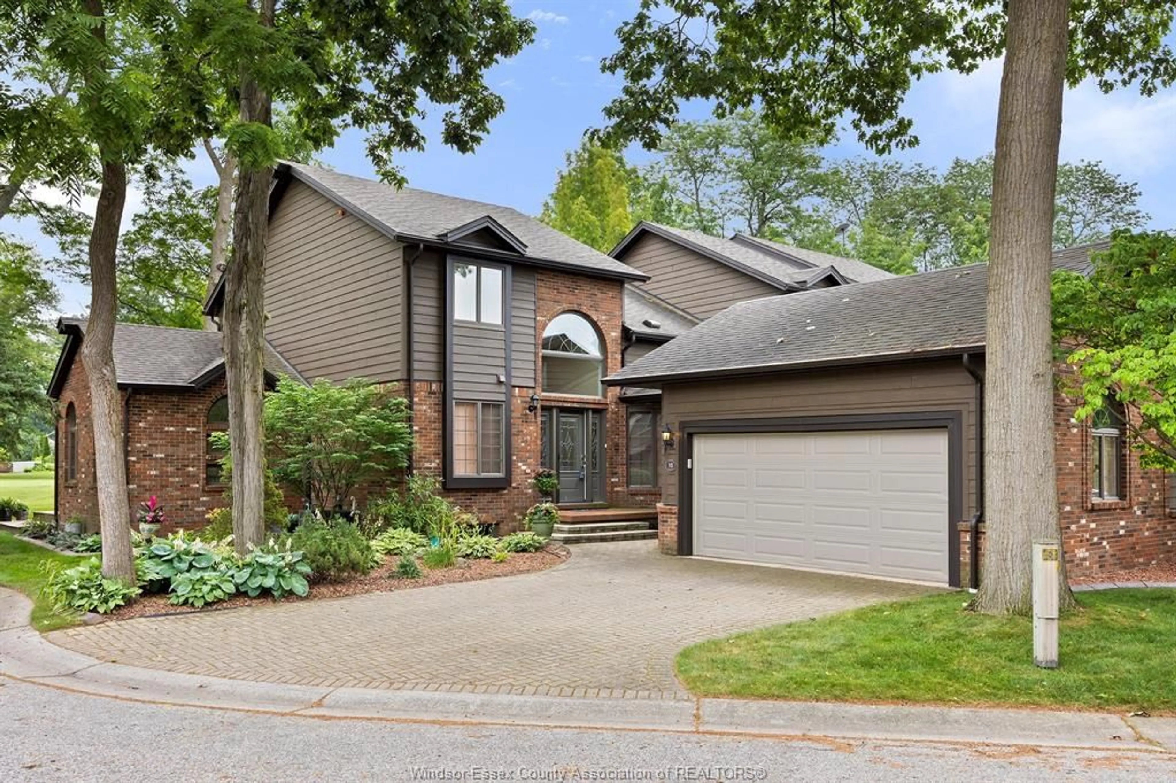 Home with brick exterior material, street for 15 FAIRWAY Cres, Amherstburg Ontario N9V 3T5