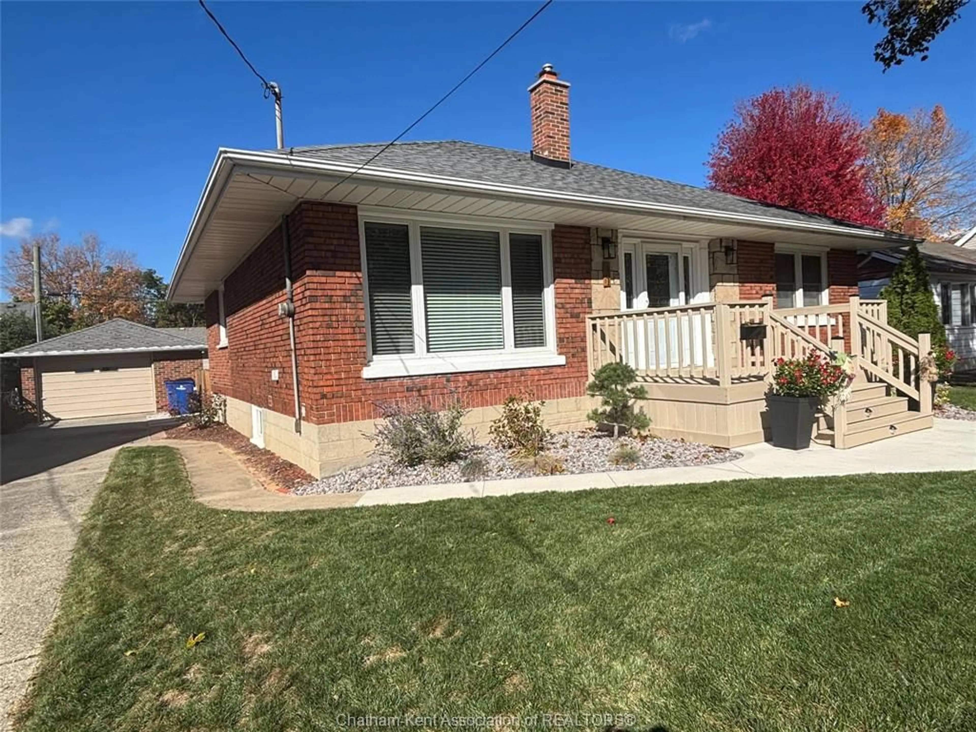 Home with brick exterior material, street for 51 Tweedsmuir Ave, Chatham Ontario N7M 3Z7