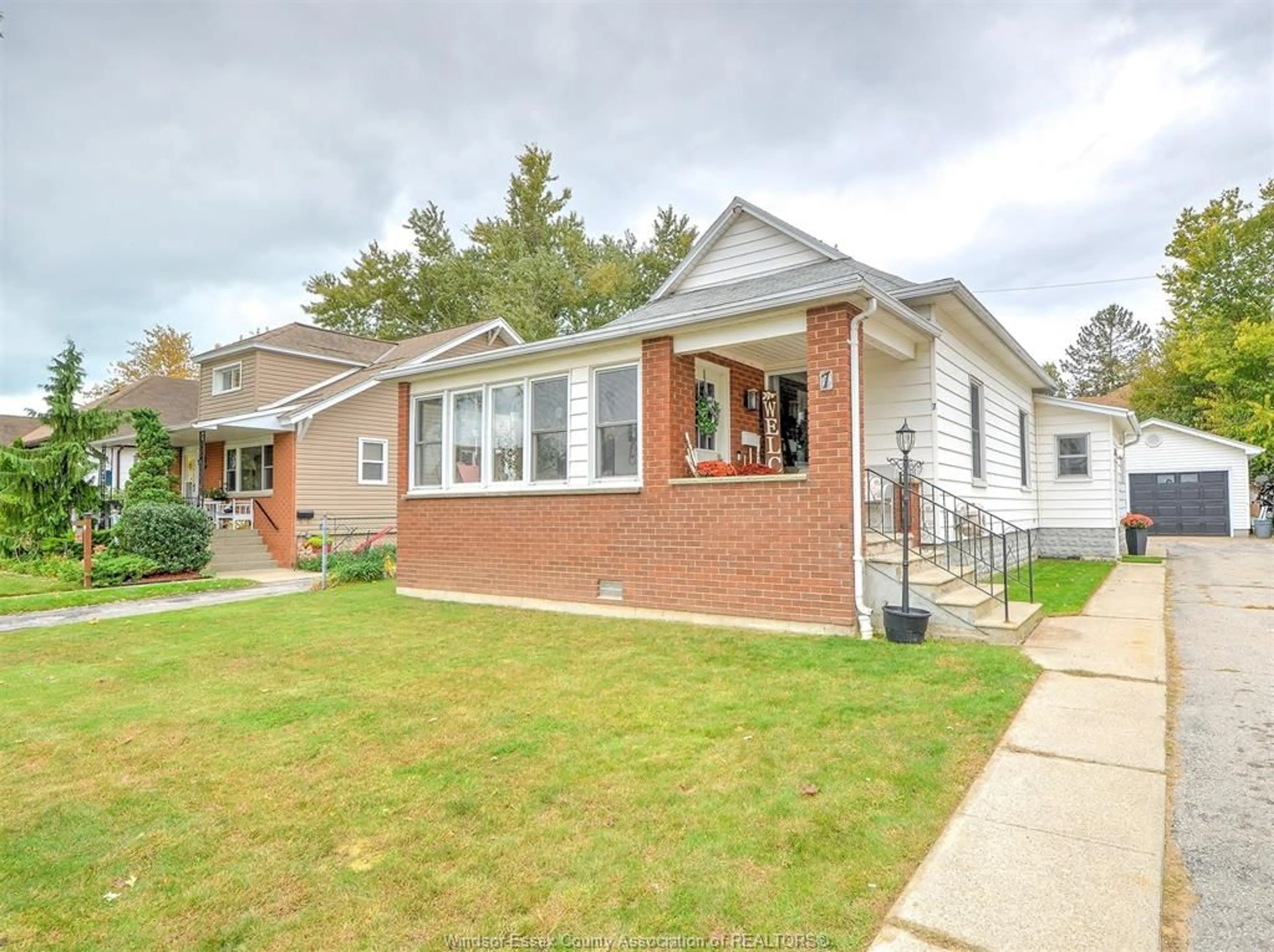 Home with brick exterior material, street for 7 Westmoreland, Leamington Ontario N8H 3P2