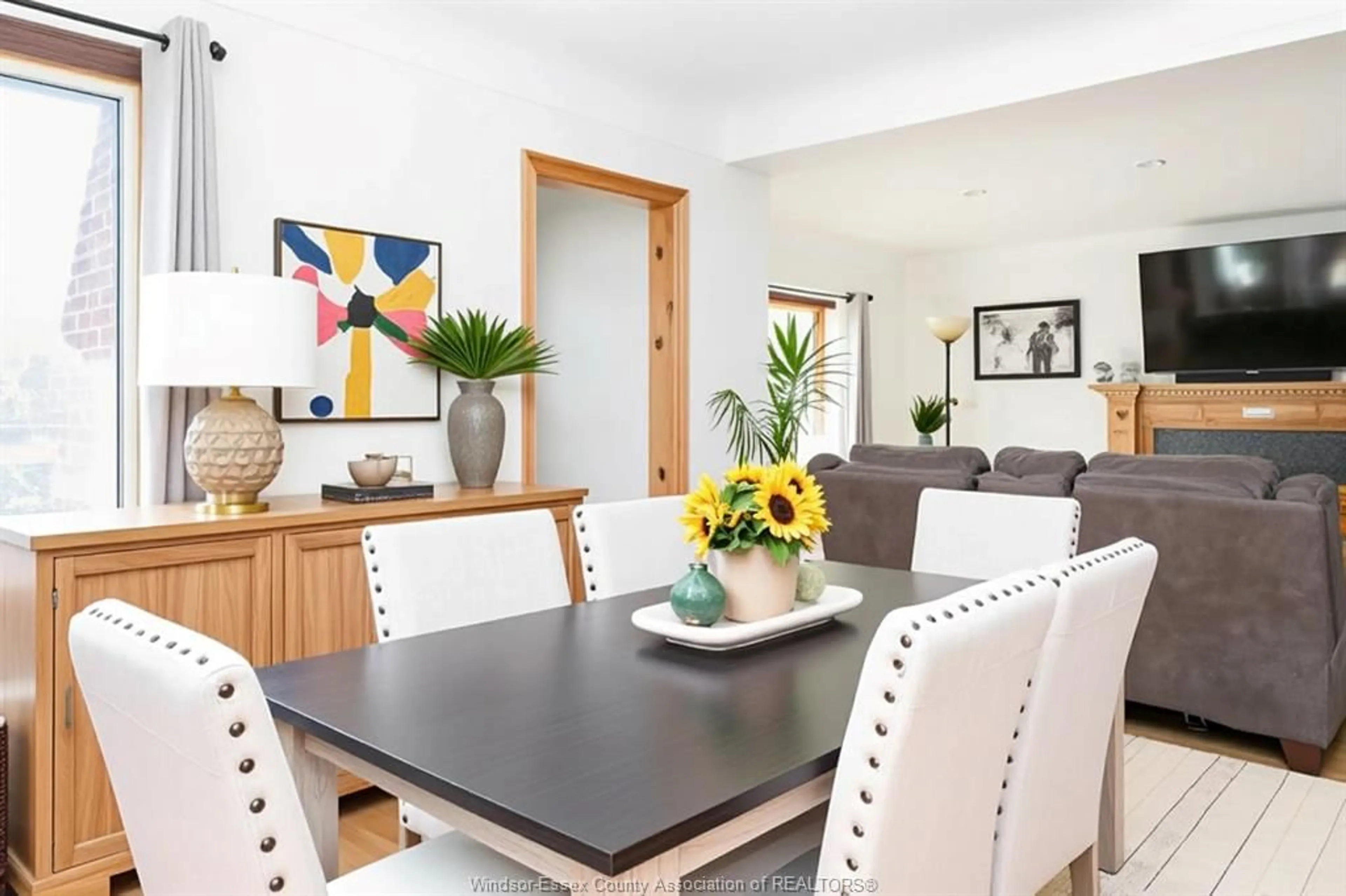 Dining room, unknown for 1990 YPRES, Windsor Ontario N8W 1S8