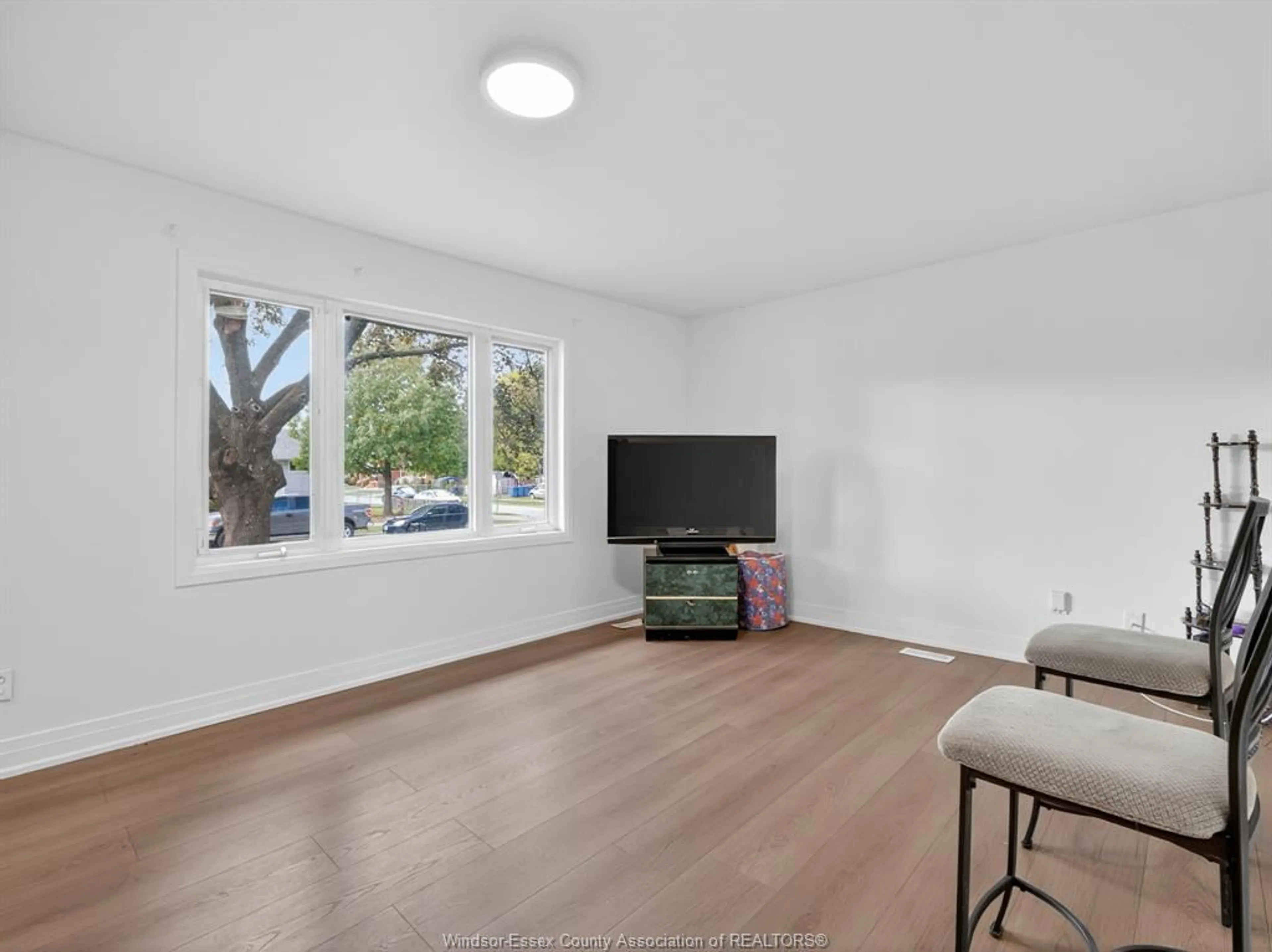 A pic of a room for 1214 Rankin Ave, Windsor Ontario N9B 2S5