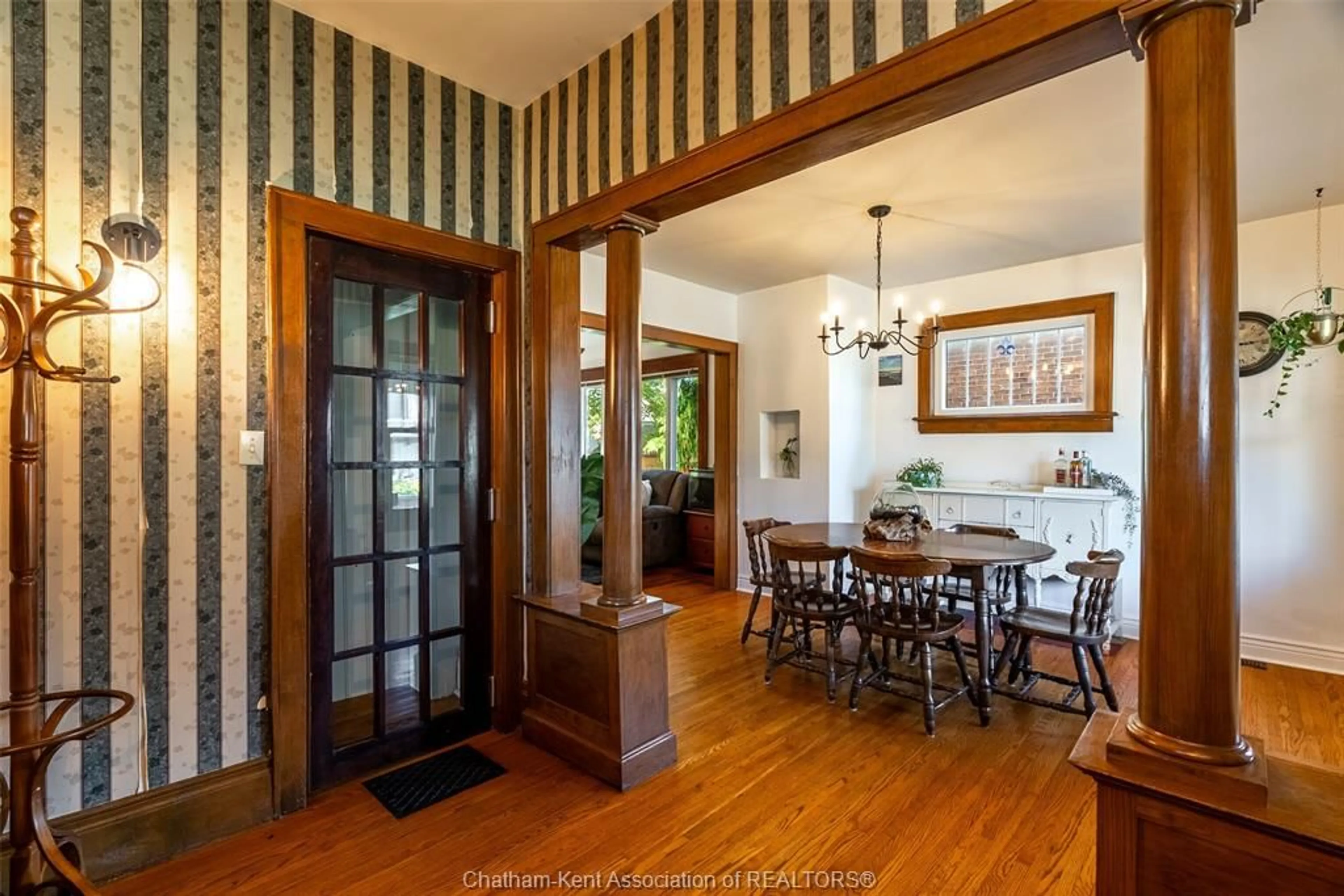 Dining room, unknown for 142 Patteson Ave, Chatham Ontario N7M 1T8