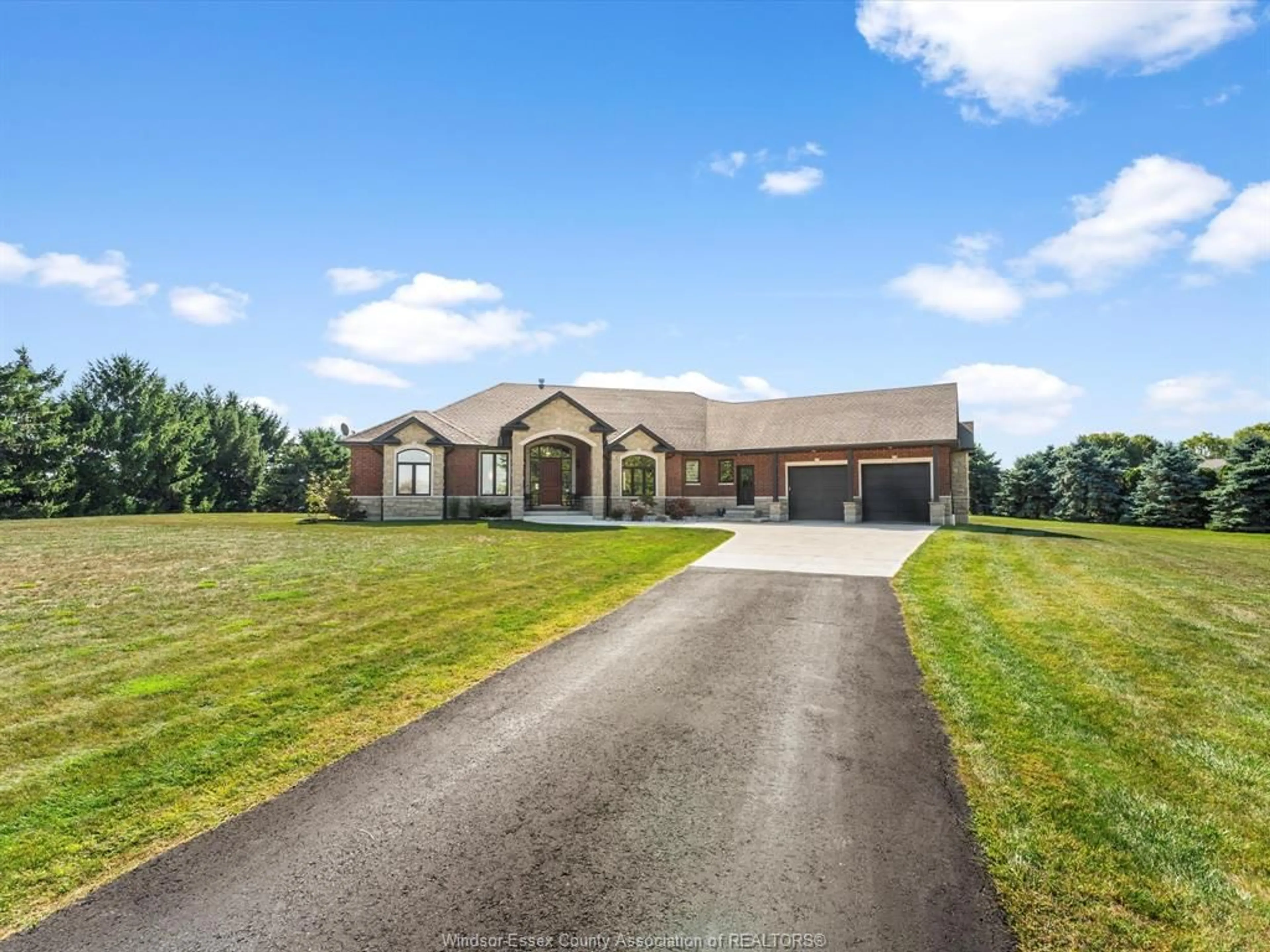 A pic from outside/outdoor area/front of a property/back of a property/a pic from drone, unknown for 5012 TALBOT Trail, Merlin Ontario N0P 1W0