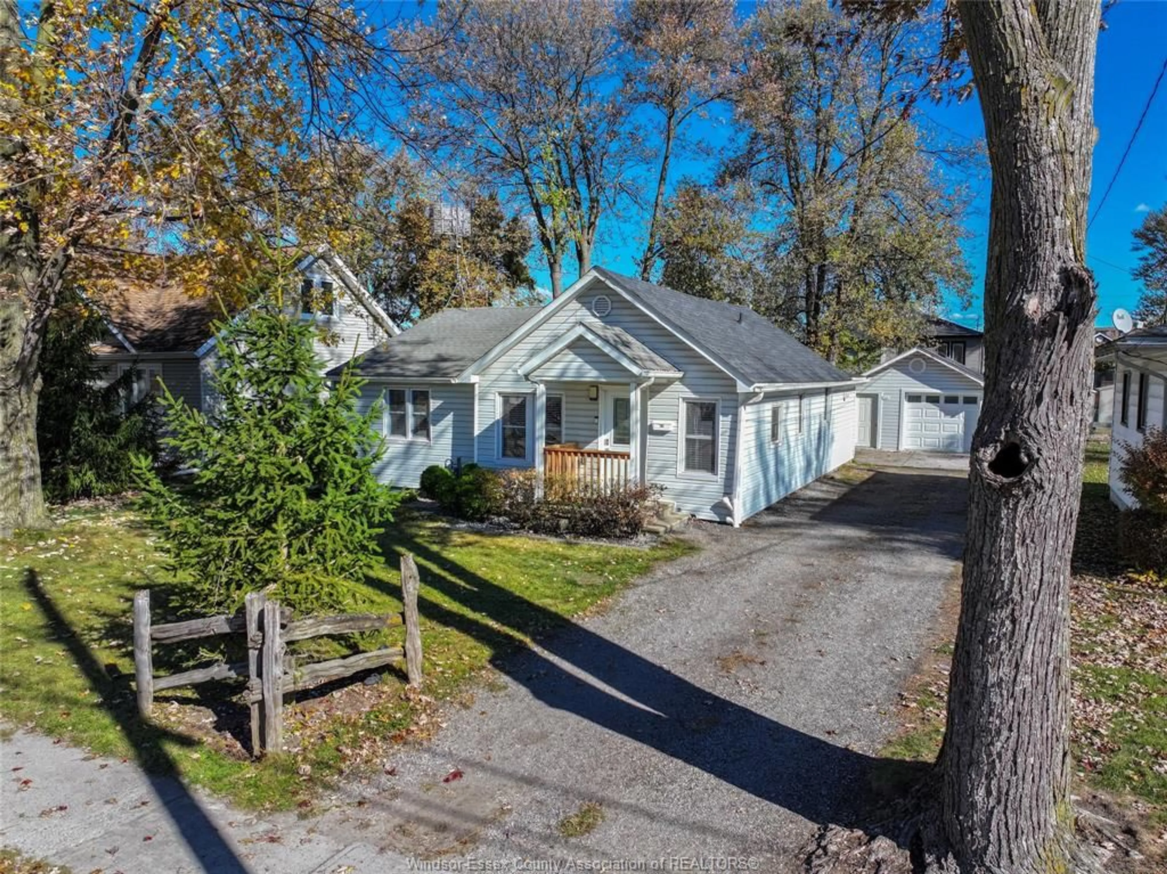 A pic from outside/outdoor area/front of a property/back of a property/a pic from drone, street for 183 Harvey St, Essex Ontario N8M 2E8