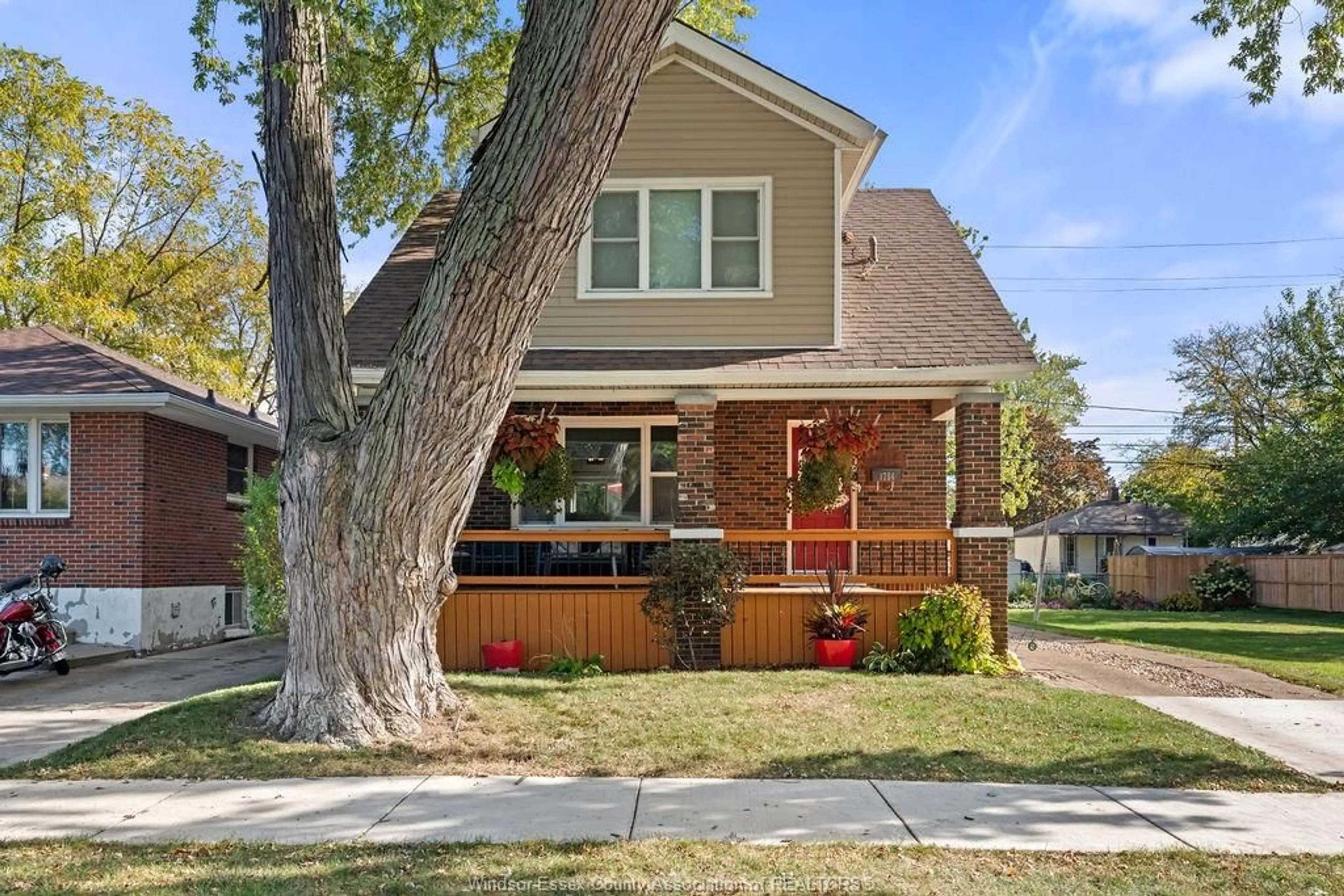 Home with brick exterior material, street for 1784 FRANCOIS Rd, Windsor Ontario N8Y 4M2