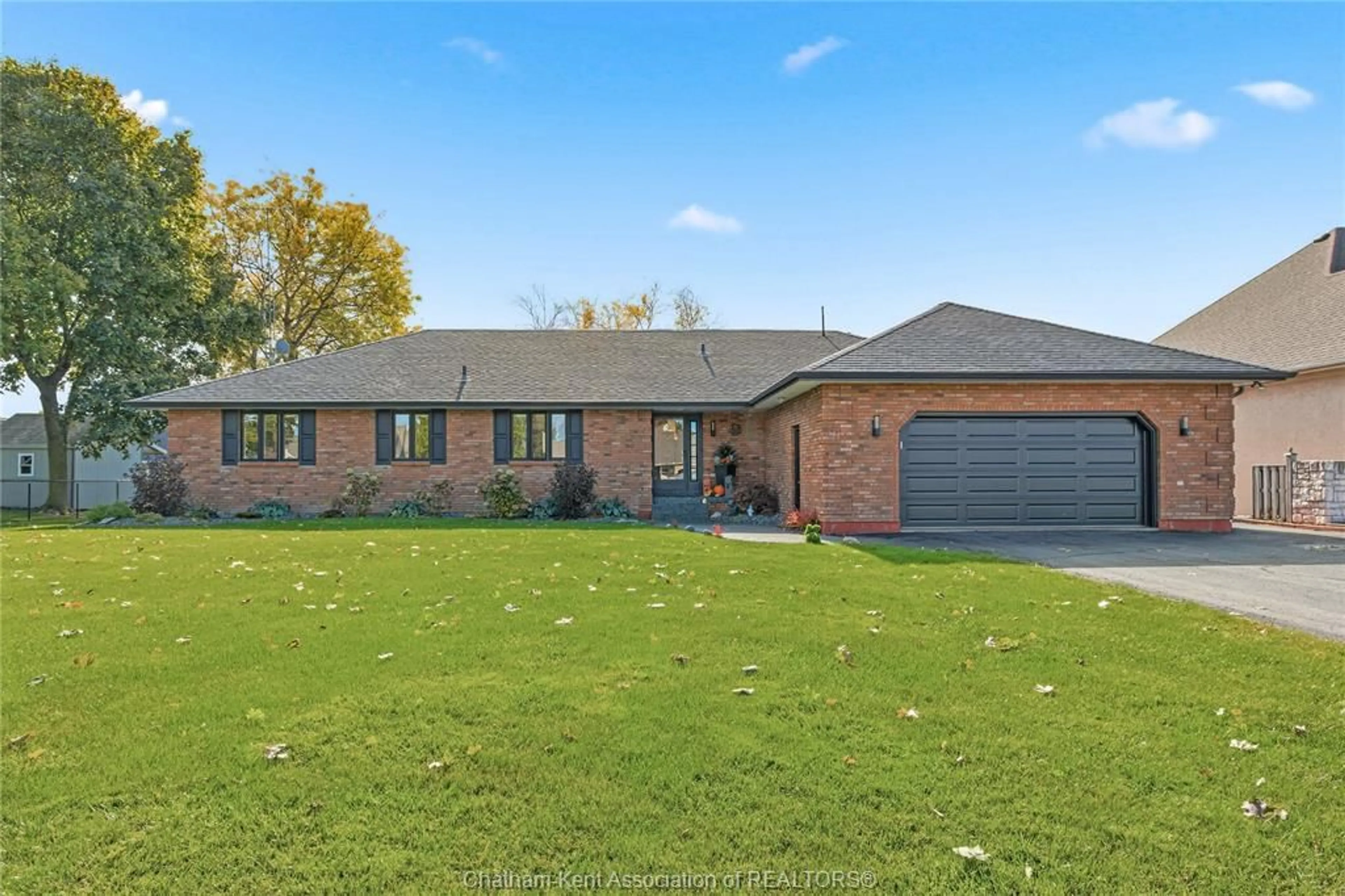 Home with brick exterior material, unknown for 19165 BLUE WATER Ave, Lighthouse Cove Ontario N0P 2L0