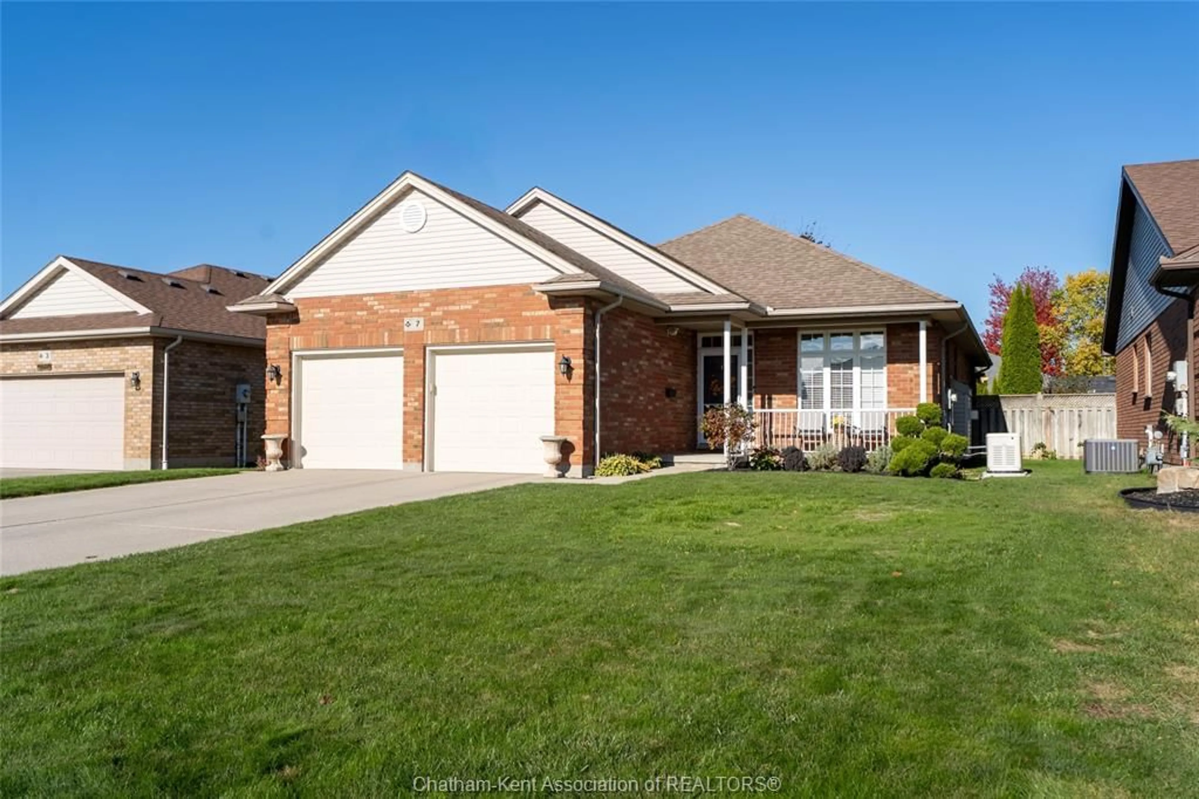 Home with brick exterior material, street for 7 Iris Crt, Chatham Ontario N7L 5N7