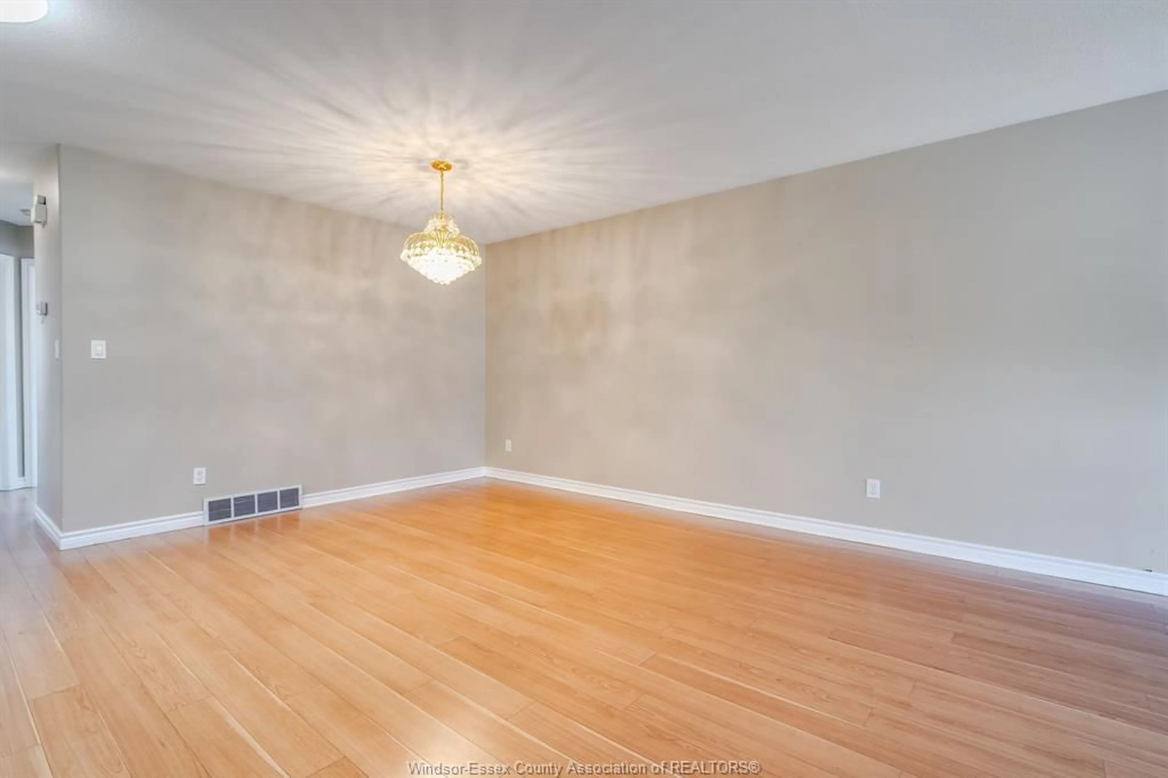 A pic of a room for 54A Queen St. S, Tilbury Ontario N0P 2L0