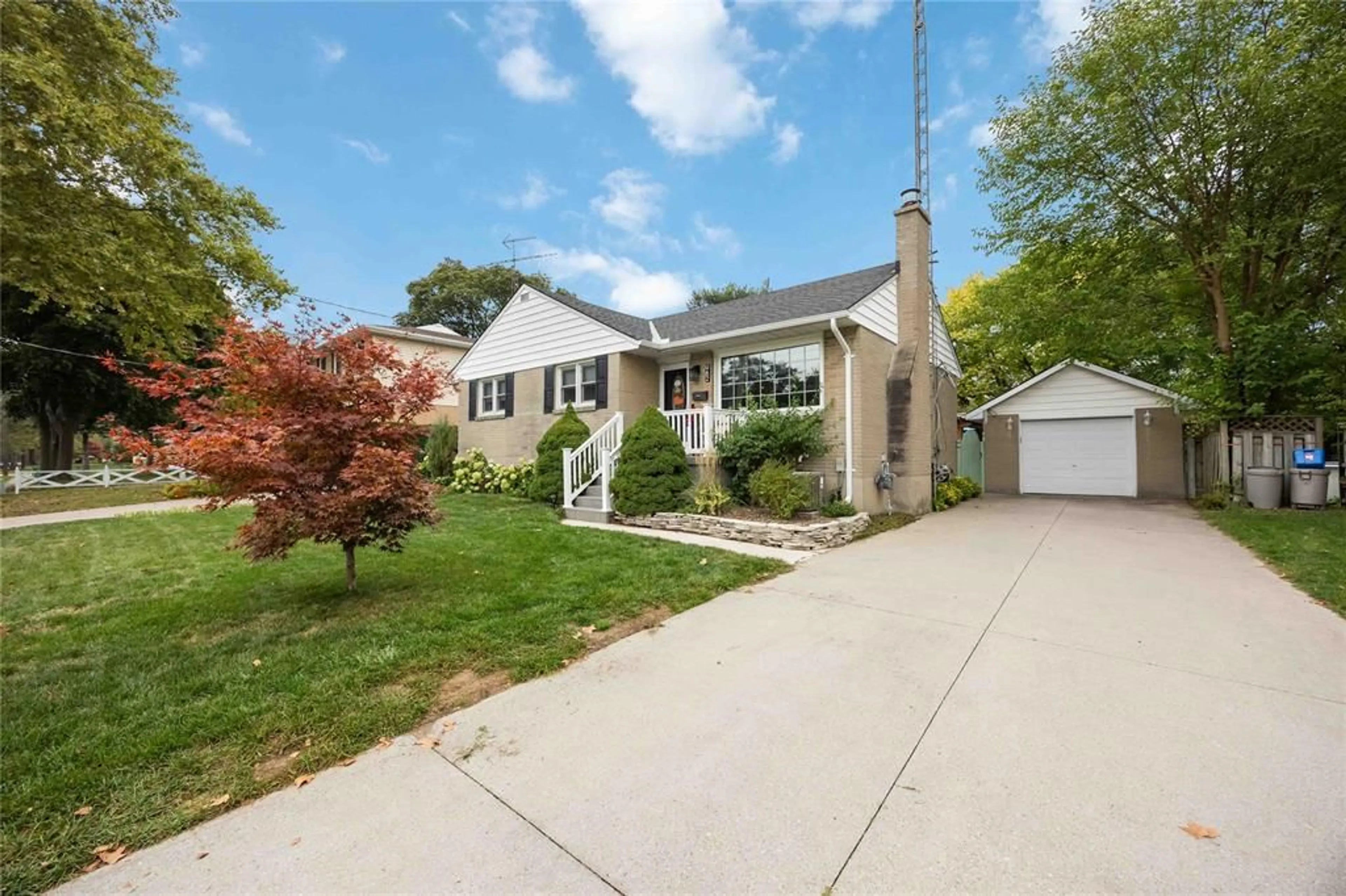 Unknown for 982 Hagle St, Sarnia Ontario N7V 4A7