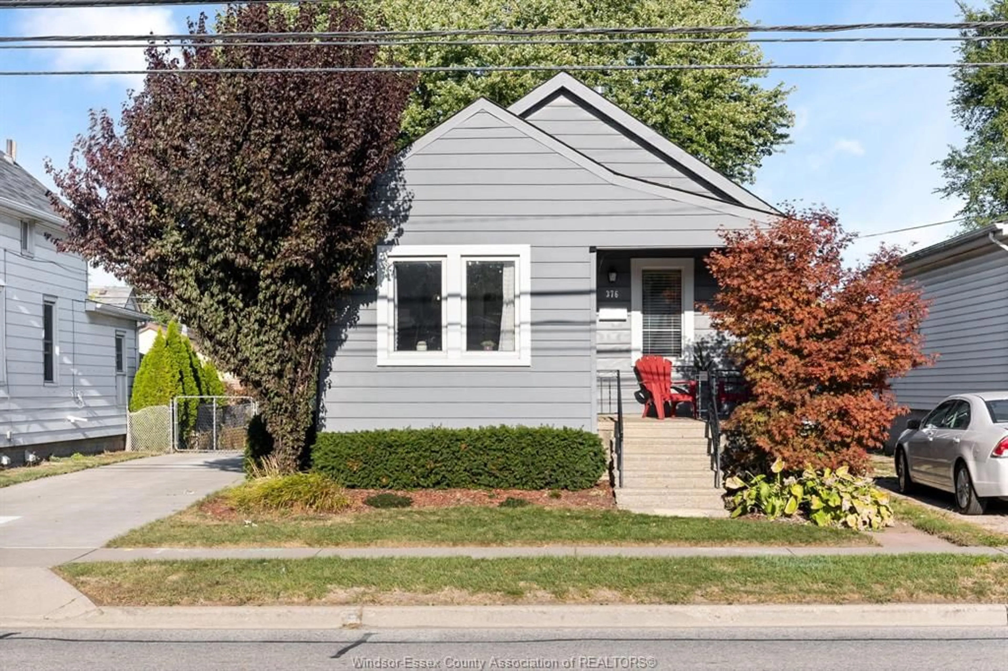 Home with vinyl exterior material, street for 376 LAUZON, Windsor Ontario N8S 3L9