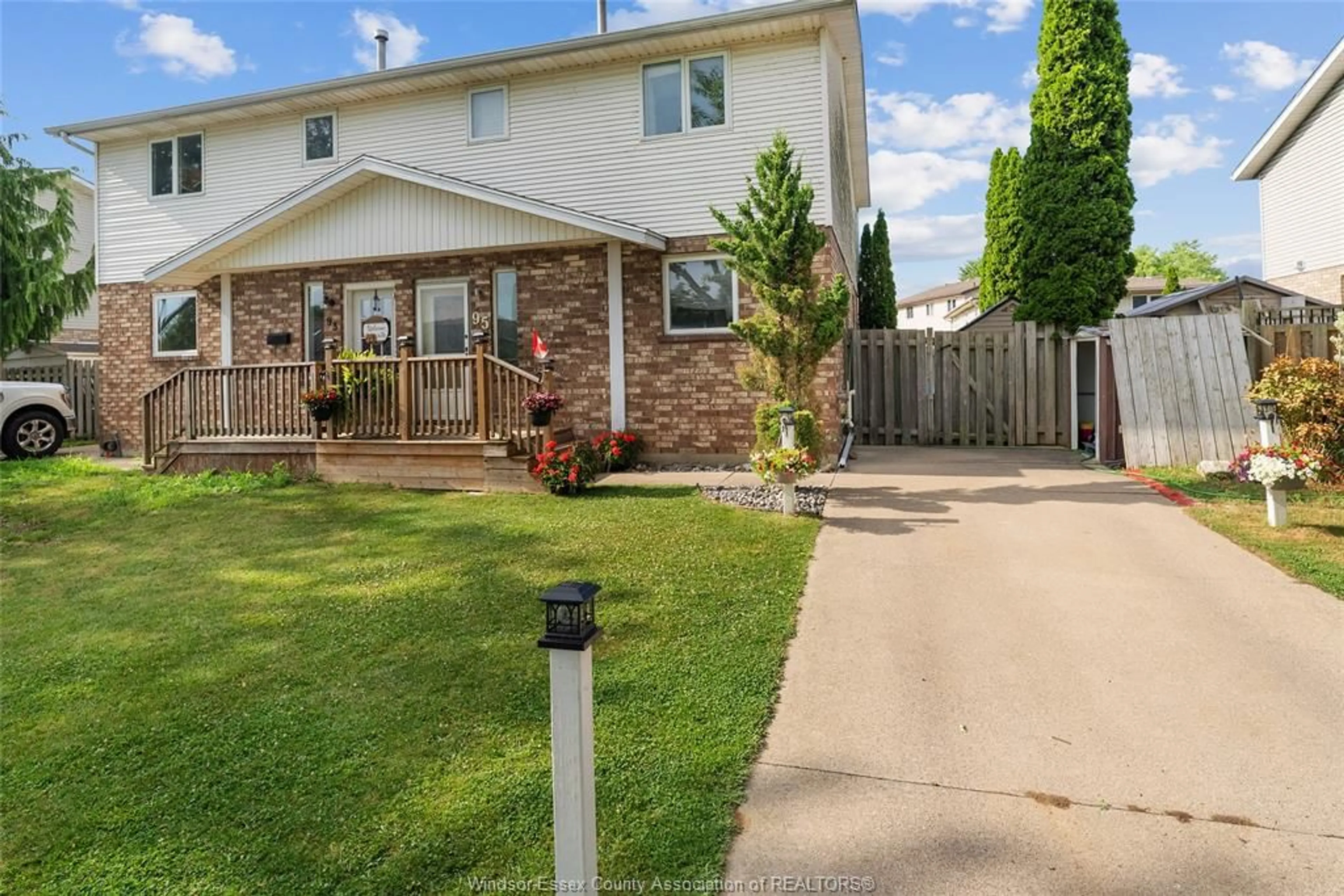 A pic from outside/outdoor area/front of a property/back of a property/a pic from drone, street for 95 CLARENCE Ave, Leamington Ontario N8H 5B5