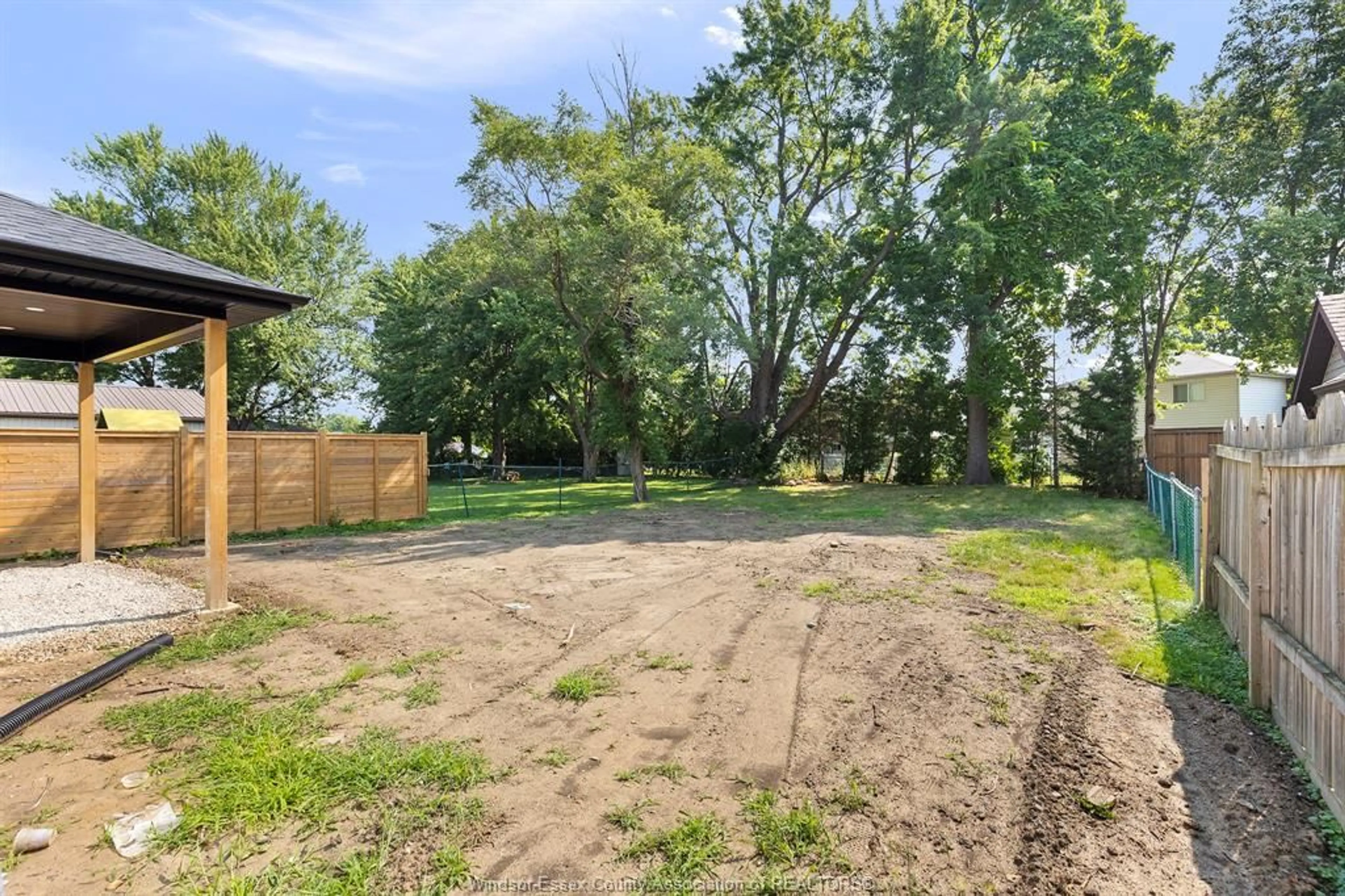 A pic from outside/outdoor area/front of a property/back of a property/a pic from drone, unknown for 256 EAST PUCE Rd, Lakeshore Ontario N8L 0C4