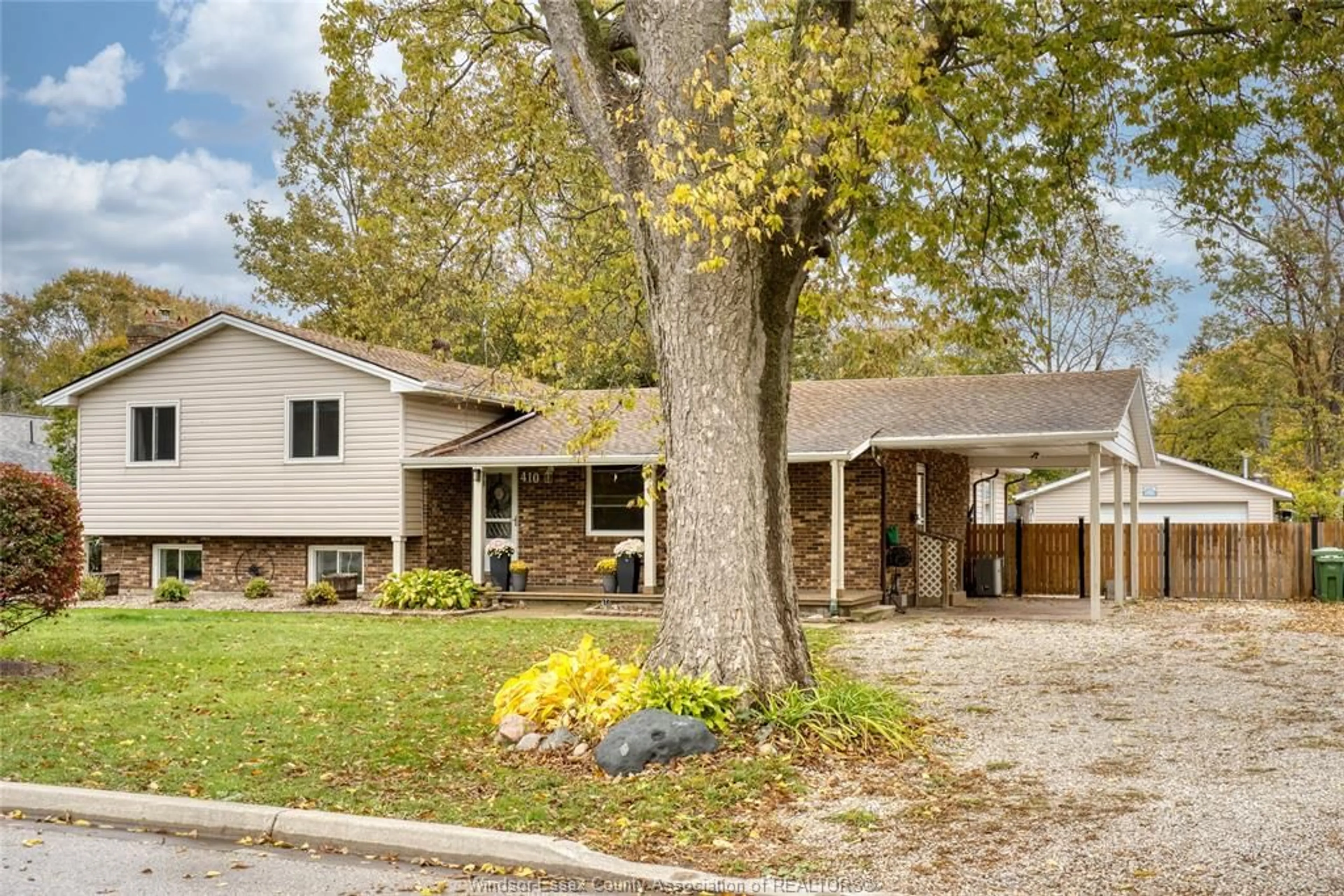 Home with brick exterior material, street for 410 DUNN, Colchester Ontario N0R 1G0