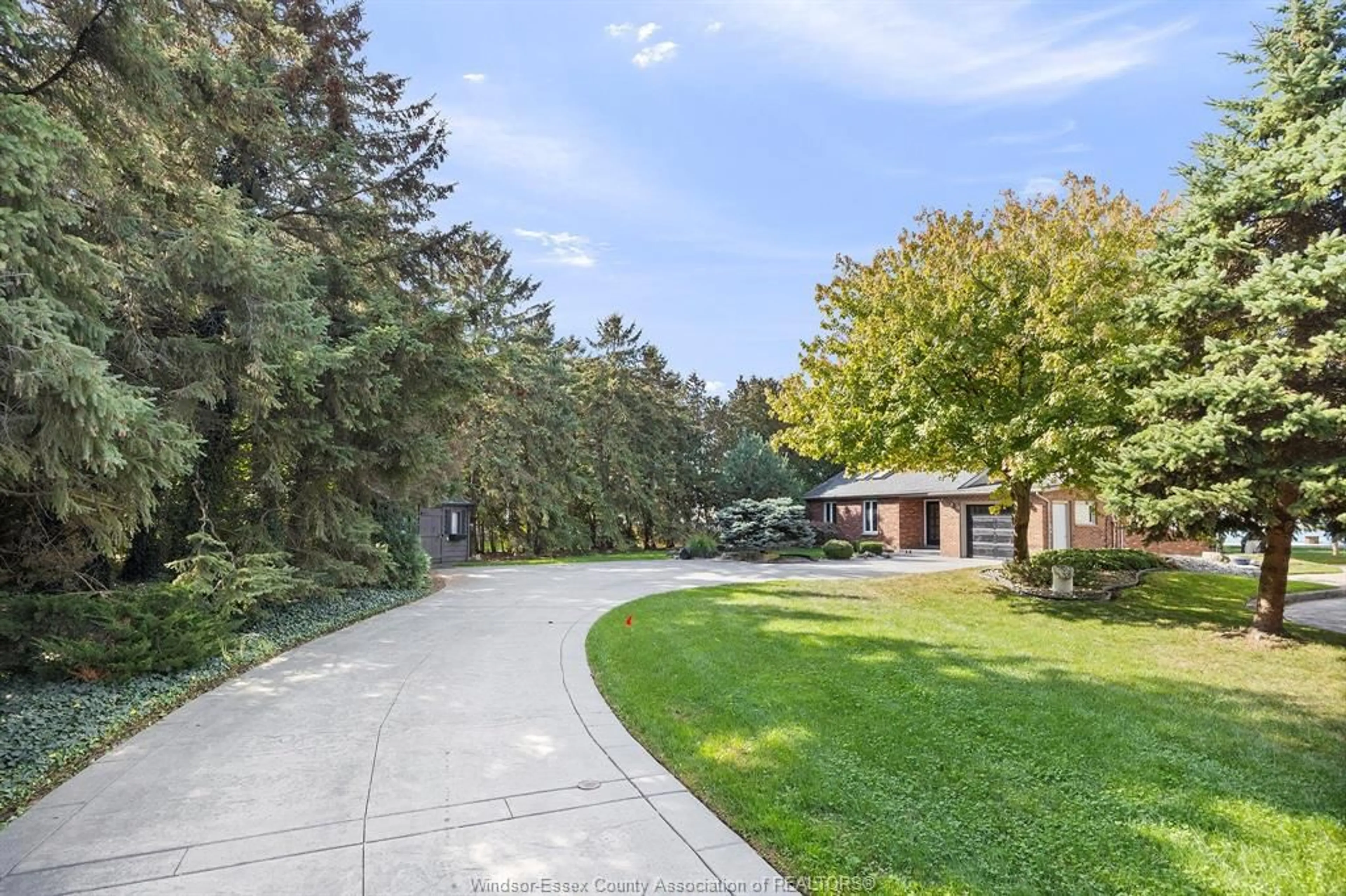 A pic from outside/outdoor area/front of a property/back of a property/a pic from drone, unknown for 20 ADAM Lane, LaSalle Ontario N9J 1R4