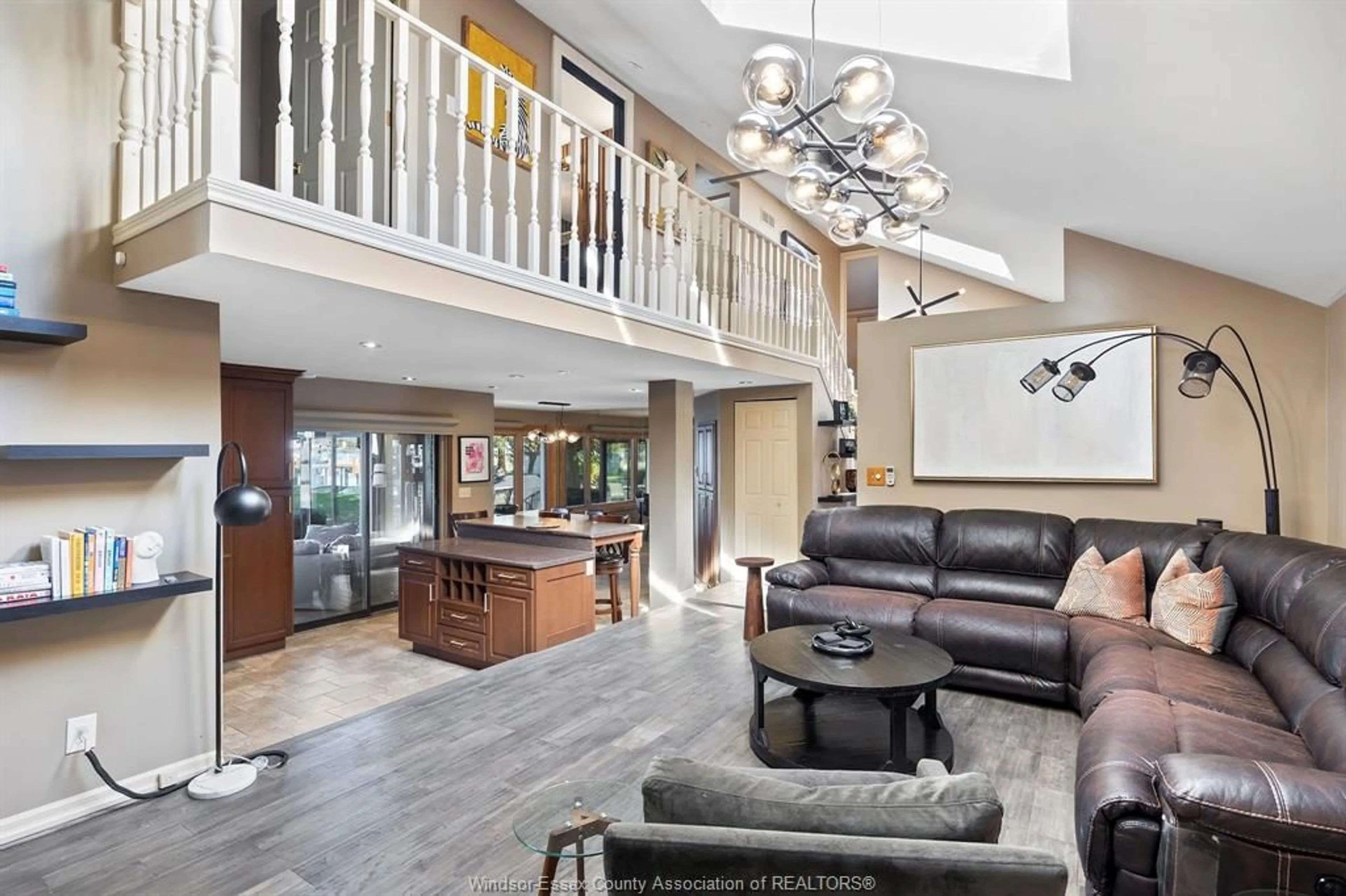 Lobby for 20 ADAM Lane, LaSalle Ontario N9J 1R4