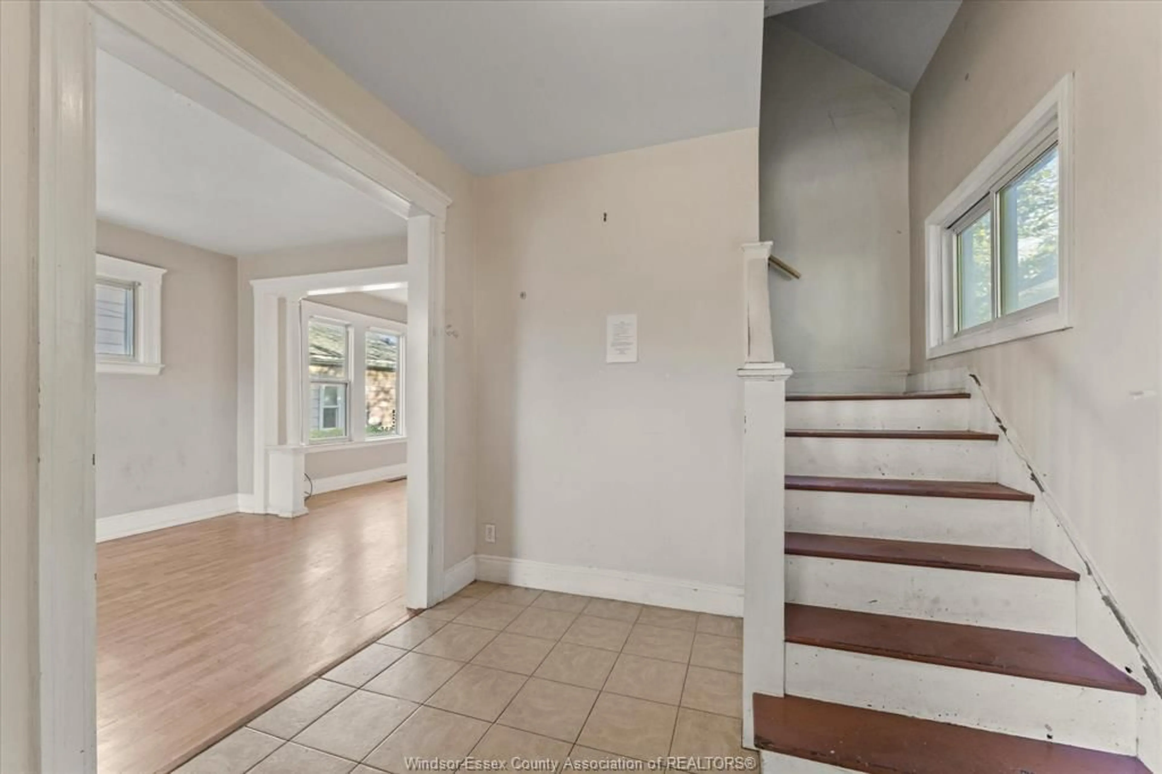 Unknown for 328 BRIDGE Ave, Windsor Ontario N9B 2M4