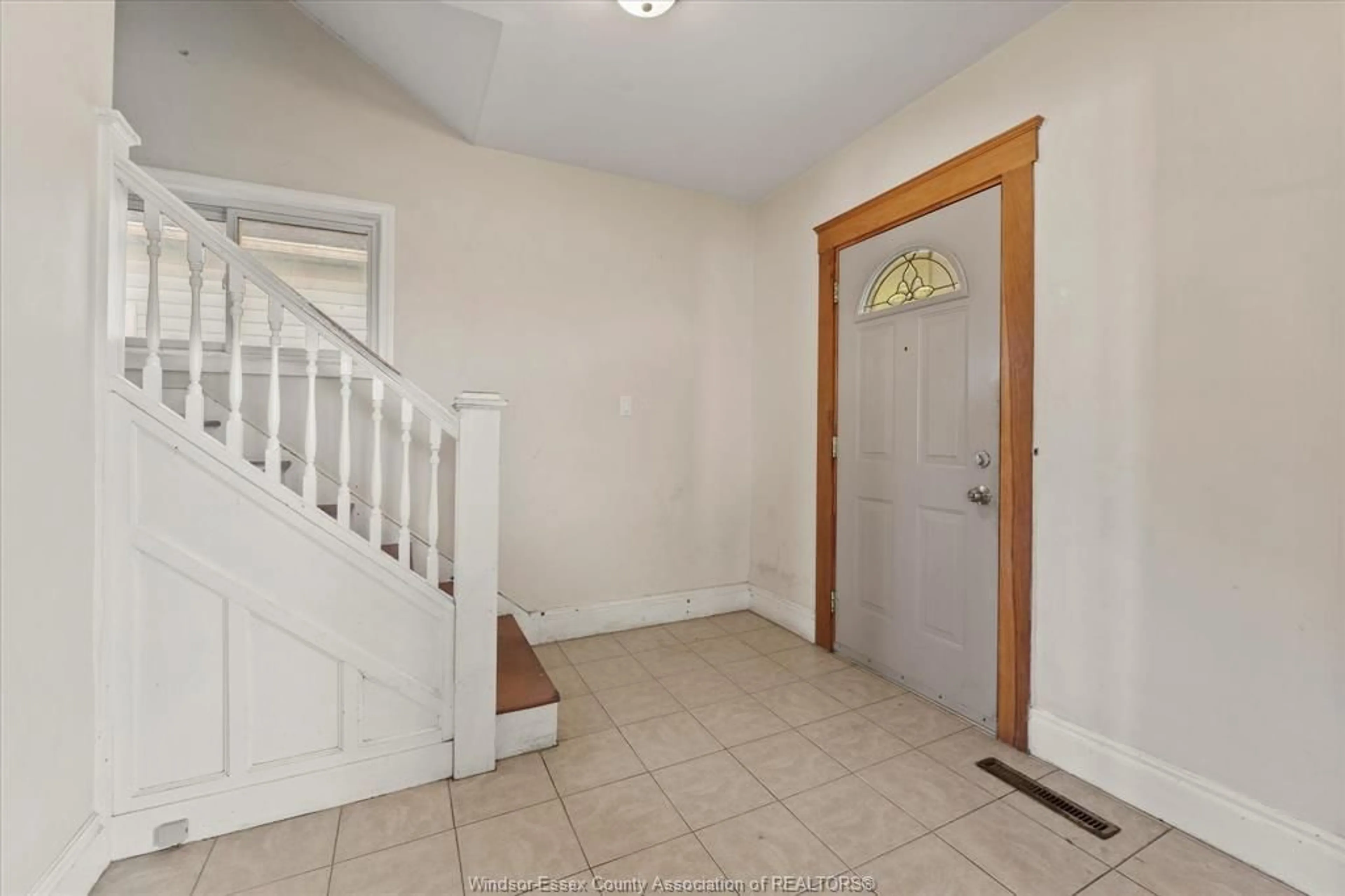 Unknown for 328 BRIDGE Ave, Windsor Ontario N9B 2M4